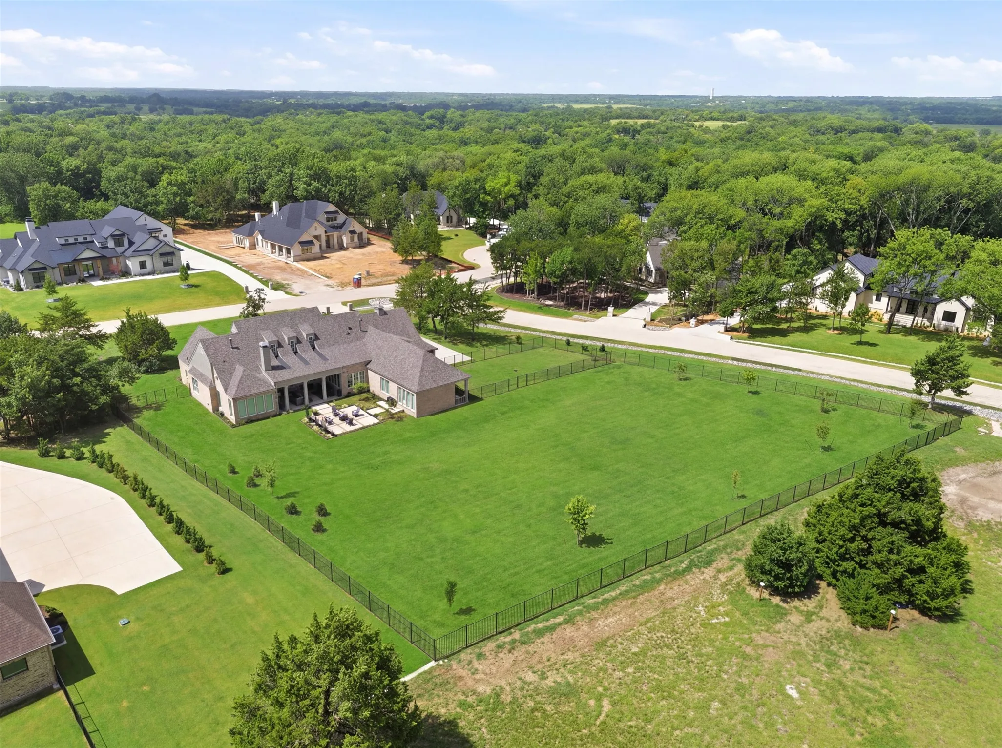 Single Family Residence For Sale in Grayson County , 425 Abagail Lane, Van Alstyne, Texas 75495, 4 Bedroom, 4 Bathroom, 3 Garage spaces, 3,489 Sqft, built in 2023, mls#21315371, Real Estate Agent in Van Alstyne, Homes For Sale in Grayson county, Homes For Sale in Van Alstyne, Realtor in Van Alstyne Texas, Real Estate Brokerage Independent Realty Texas, Luminita Cordes Realtor