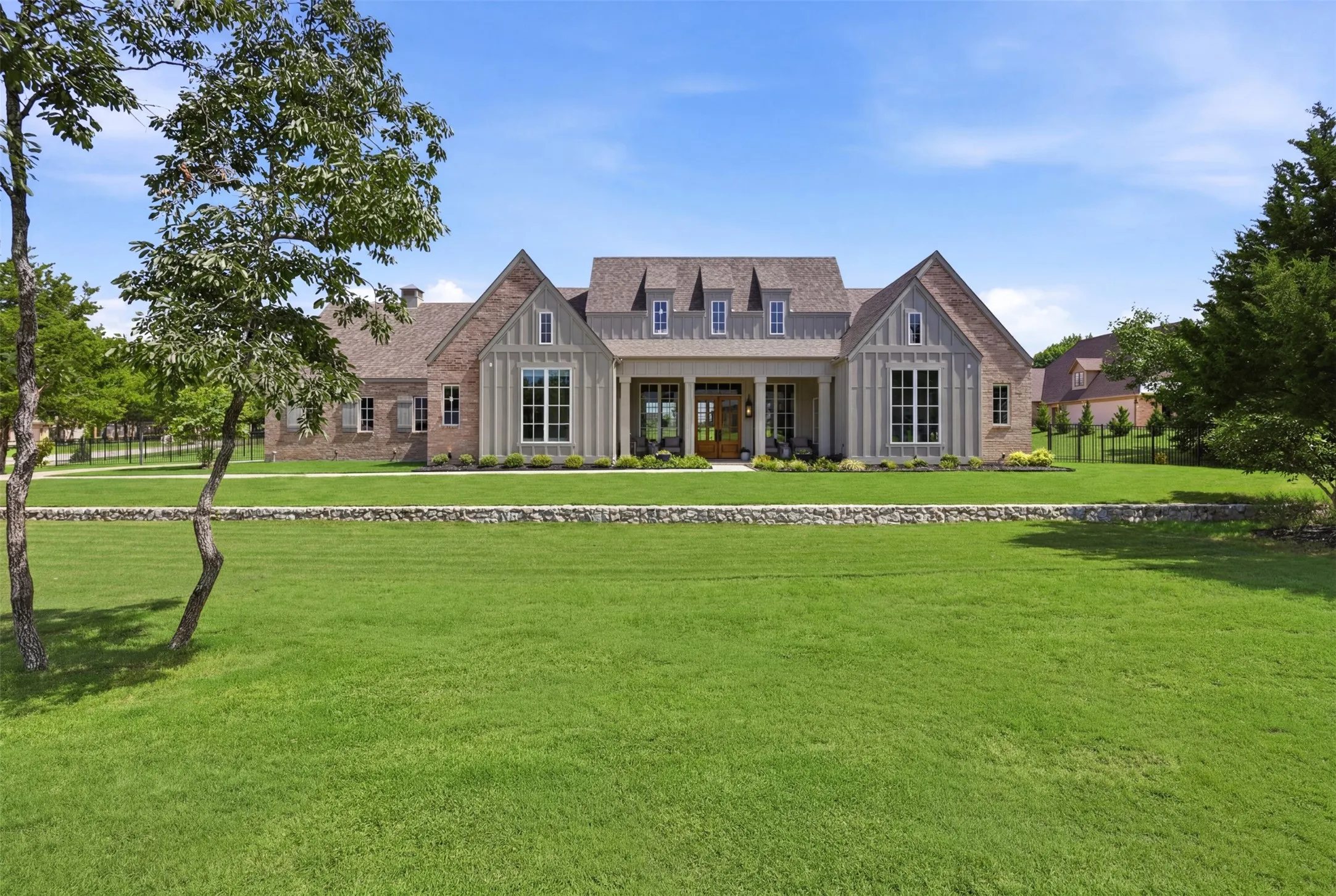 Single Family Residence For Sale in Grayson County , 425 Abagail Lane, Van Alstyne, Texas 75495, 4 Bedroom, 4 Bathroom, 3 Garage spaces, 3,489 Sqft, built in 2023, mls#21315371, Real Estate Agent in Van Alstyne, Homes For Sale in Grayson county, Homes For Sale in Van Alstyne, Realtor in Van Alstyne Texas, Real Estate Brokerage Independent Realty Texas, Luminita Cordes Realtor