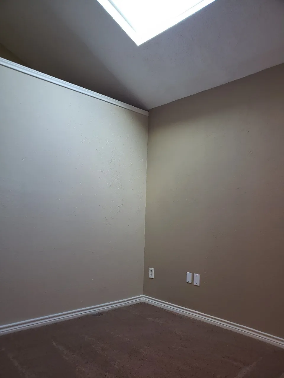 Single Family Residence For Sale in Tarrant County , 1307 Boardwalk Street, Arlington, Texas 76011, 3 Bedroom, 3 Bathroom, 2 Garage spaces, 2,037 Sqft, built in 1983, mls#21317131, Real Estate Agent in Arlington, Homes For Sale in Tarrant county, Homes For Sale in Arlington, Realtor in Arlington Texas, Real Estate Brokerage Independent Realty Texas, Luminita Cordes Realtor