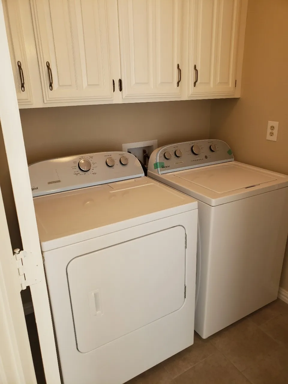 Single Family Residence For Sale in Tarrant County , 1307 Boardwalk Street, Arlington, Texas 76011, 3 Bedroom, 3 Bathroom, 2 Garage spaces, 2,037 Sqft, built in 1983, mls#21317131, Real Estate Agent in Arlington, Homes For Sale in Tarrant county, Homes For Sale in Arlington, Realtor in Arlington Texas, Real Estate Brokerage Independent Realty Texas, Luminita Cordes Realtor