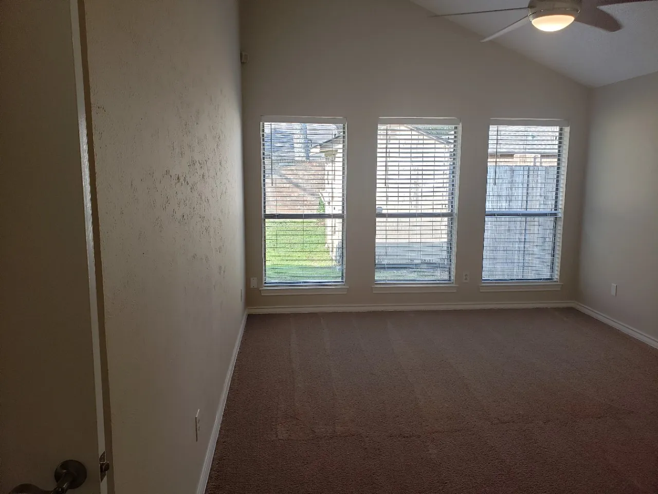Single Family Residence For Sale in Tarrant County , 1307 Boardwalk Street, Arlington, Texas 76011, 3 Bedroom, 3 Bathroom, 2 Garage spaces, 2,037 Sqft, built in 1983, mls#21317131, Real Estate Agent in Arlington, Homes For Sale in Tarrant county, Homes For Sale in Arlington, Realtor in Arlington Texas, Real Estate Brokerage Independent Realty Texas, Luminita Cordes Realtor