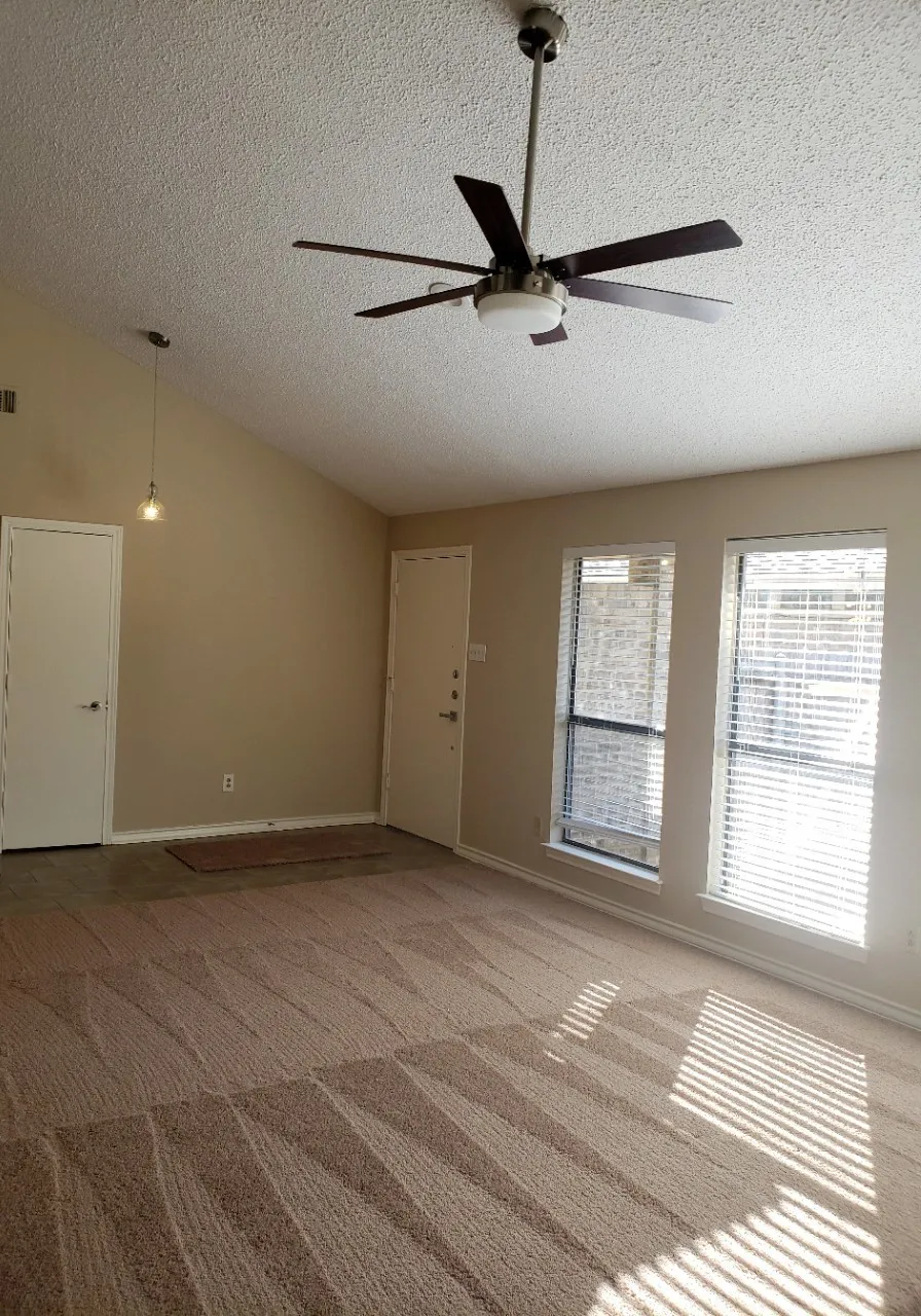 Single Family Residence For Sale in Tarrant County , 1307 Boardwalk Street, Arlington, Texas 76011, 3 Bedroom, 3 Bathroom, 2 Garage spaces, 2,037 Sqft, built in 1983, mls#21317131, Real Estate Agent in Arlington, Homes For Sale in Tarrant county, Homes For Sale in Arlington, Realtor in Arlington Texas, Real Estate Brokerage Independent Realty Texas, Luminita Cordes Realtor