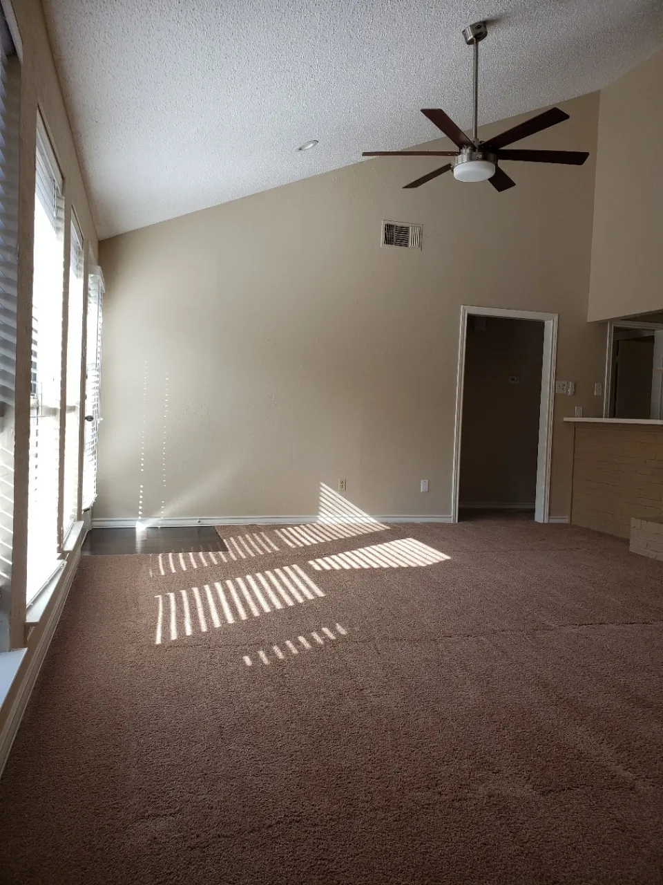 Single Family Residence For Sale in Tarrant County , 1307 Boardwalk Street, Arlington, Texas 76011, 3 Bedroom, 3 Bathroom, 2 Garage spaces, 2,037 Sqft, built in 1983, mls#21317131, Real Estate Agent in Arlington, Homes For Sale in Tarrant county, Homes For Sale in Arlington, Realtor in Arlington Texas, Real Estate Brokerage Independent Realty Texas, Luminita Cordes Realtor