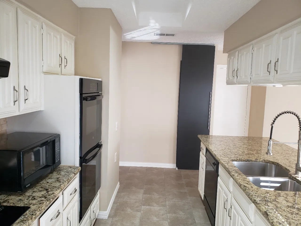 Single Family Residence For Sale in Tarrant County , 1307 Boardwalk Street, Arlington, Texas 76011, 3 Bedroom, 3 Bathroom, 2 Garage spaces, 2,037 Sqft, built in 1983, mls#21317131, Real Estate Agent in Arlington, Homes For Sale in Tarrant county, Homes For Sale in Arlington, Realtor in Arlington Texas, Real Estate Brokerage Independent Realty Texas, Luminita Cordes Realtor