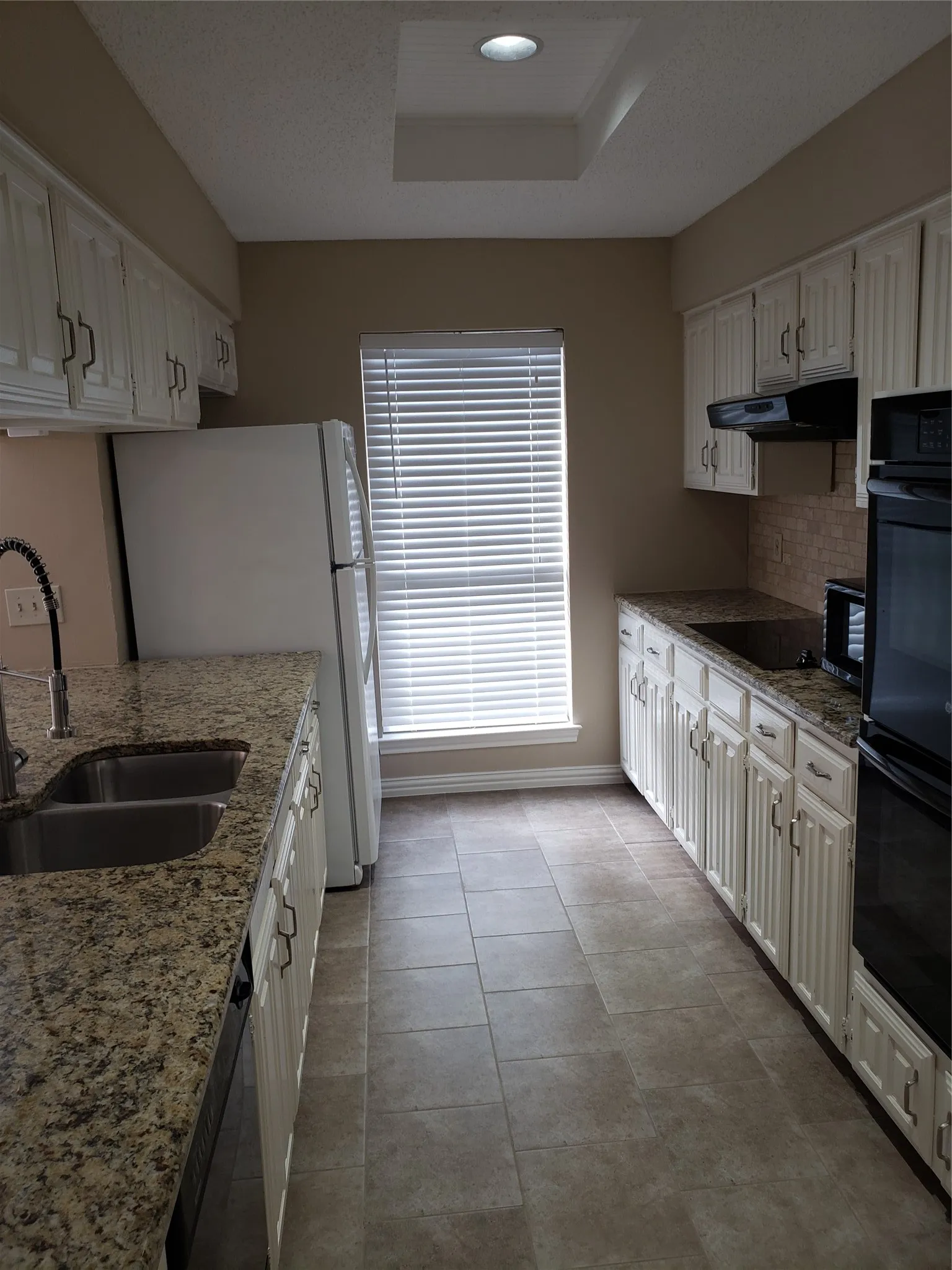 Single Family Residence For Sale in Tarrant County , 1307 Boardwalk Street, Arlington, Texas 76011, 3 Bedroom, 3 Bathroom, 2 Garage spaces, 2,037 Sqft, built in 1983, mls#21317131, Real Estate Agent in Arlington, Homes For Sale in Tarrant county, Homes For Sale in Arlington, Realtor in Arlington Texas, Real Estate Brokerage Independent Realty Texas, Luminita Cordes Realtor