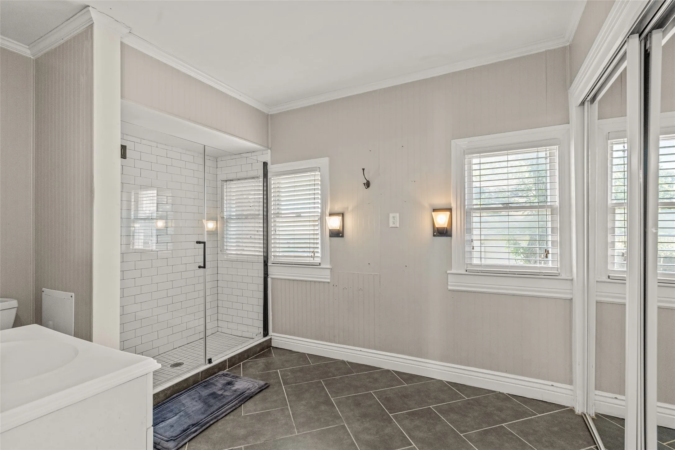 Single Family Residence For Sale in Tarrant County , 3901 Linden Avenue, Fort Worth, Texas 76107, 3 Bedroom, 2 Bathroom, 2 Garage spaces, 1,823 Sqft, built in 1942, mls#21316061, Real Estate Agent in Fort Worth, Homes For Sale in Tarrant county, Homes For Sale in Fort Worth, Realtor in Fort Worth Texas, Real Estate Brokerage Independent Realty Texas, Luminita Cordes Realtor