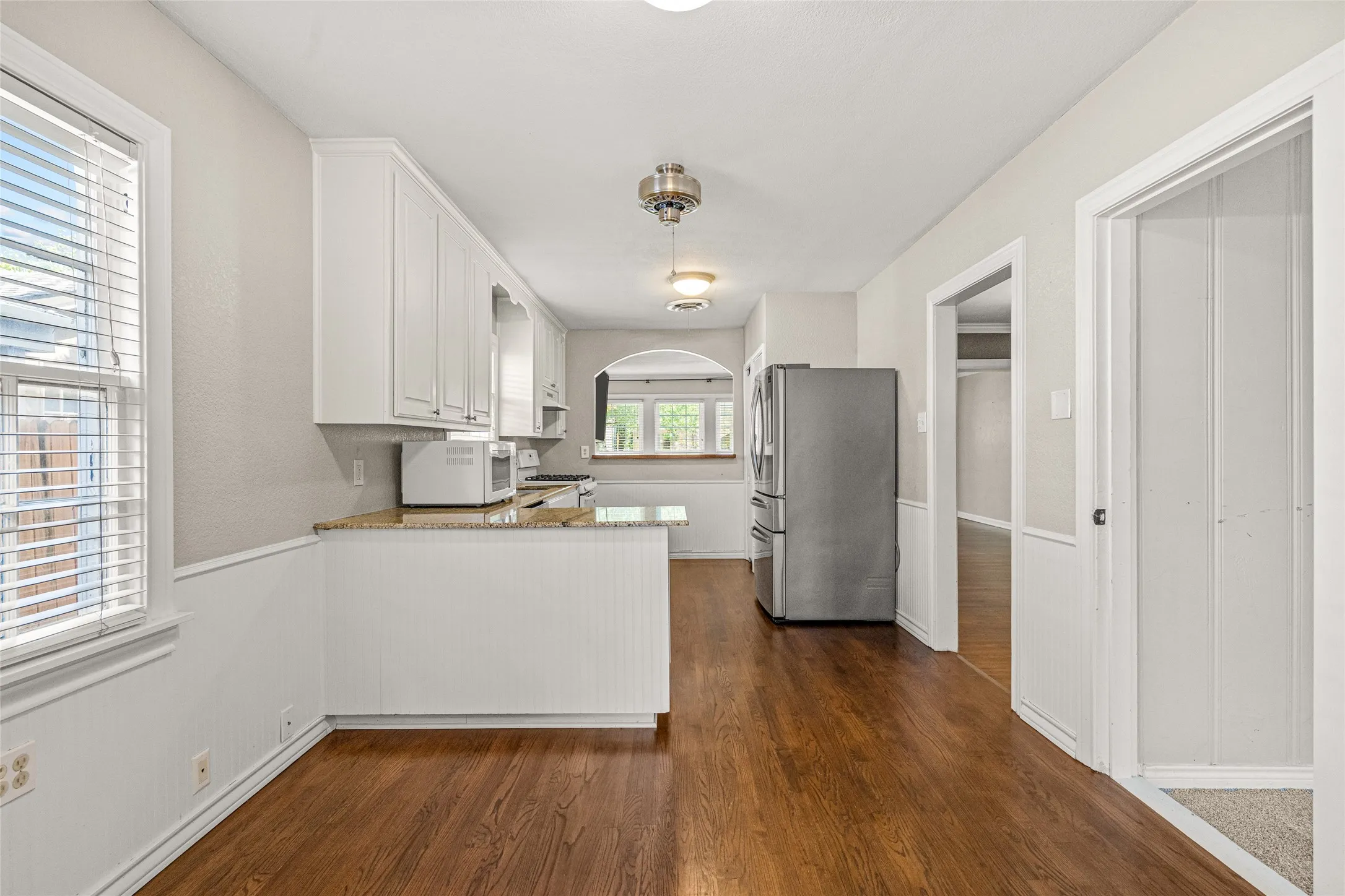 Single Family Residence For Sale in Tarrant County , 3901 Linden Avenue, Fort Worth, Texas 76107, 3 Bedroom, 2 Bathroom, 2 Garage spaces, 1,823 Sqft, built in 1942, mls#21316061, Real Estate Agent in Fort Worth, Homes For Sale in Tarrant county, Homes For Sale in Fort Worth, Realtor in Fort Worth Texas, Real Estate Brokerage Independent Realty Texas, Luminita Cordes Realtor