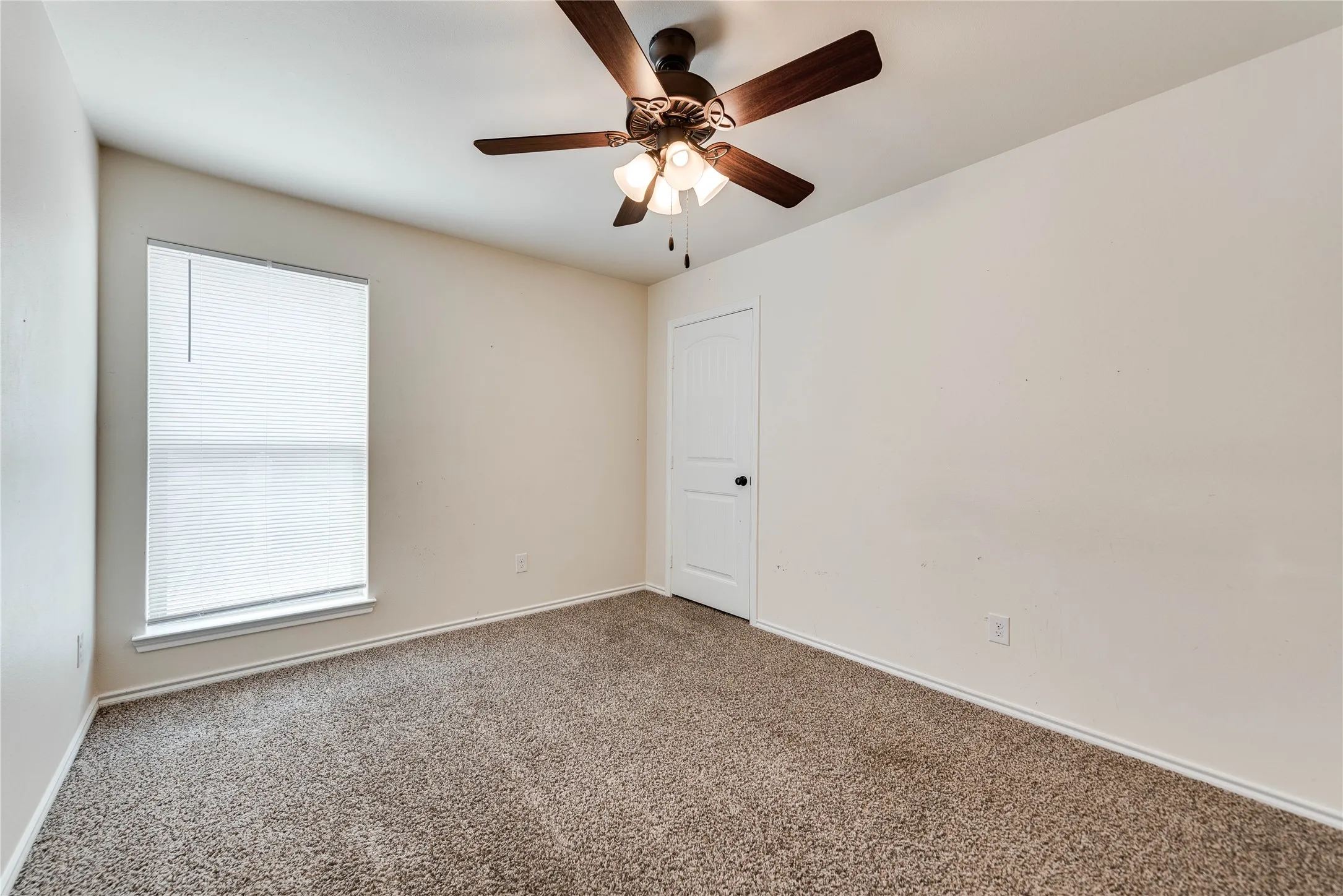 Single Family Residence For Sale in Midland County , 6819 Brush Drive, Midland, Texas 79705, 3 Bedroom, 2 Bathroom, 2 Garage spaces, 2,132 Sqft, built in 2019, mls#21284941, Real Estate Agent in Midland, Homes For Sale in Midland county, Homes For Sale in Midland, Realtor in Midland Texas, Real Estate Brokerage Independent Realty Texas, Luminita Cordes Realtor