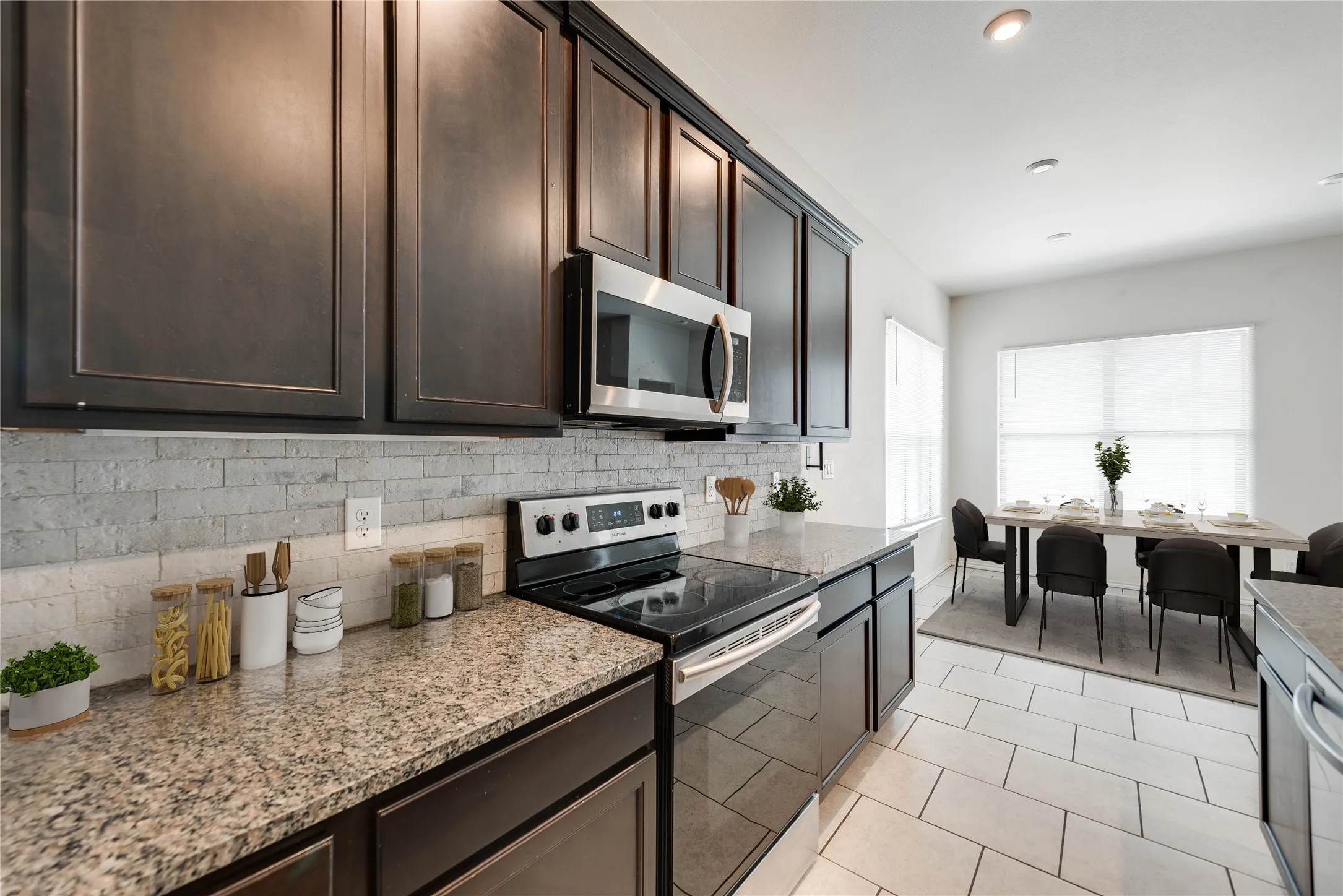 Single Family Residence For Sale in Midland County , 6819 Brush Drive, Midland, Texas 79705, 3 Bedroom, 2 Bathroom, 2 Garage spaces, 2,132 Sqft, built in 2019, mls#21284941, Real Estate Agent in Midland, Homes For Sale in Midland county, Homes For Sale in Midland, Realtor in Midland Texas, Real Estate Brokerage Independent Realty Texas, Luminita Cordes Realtor