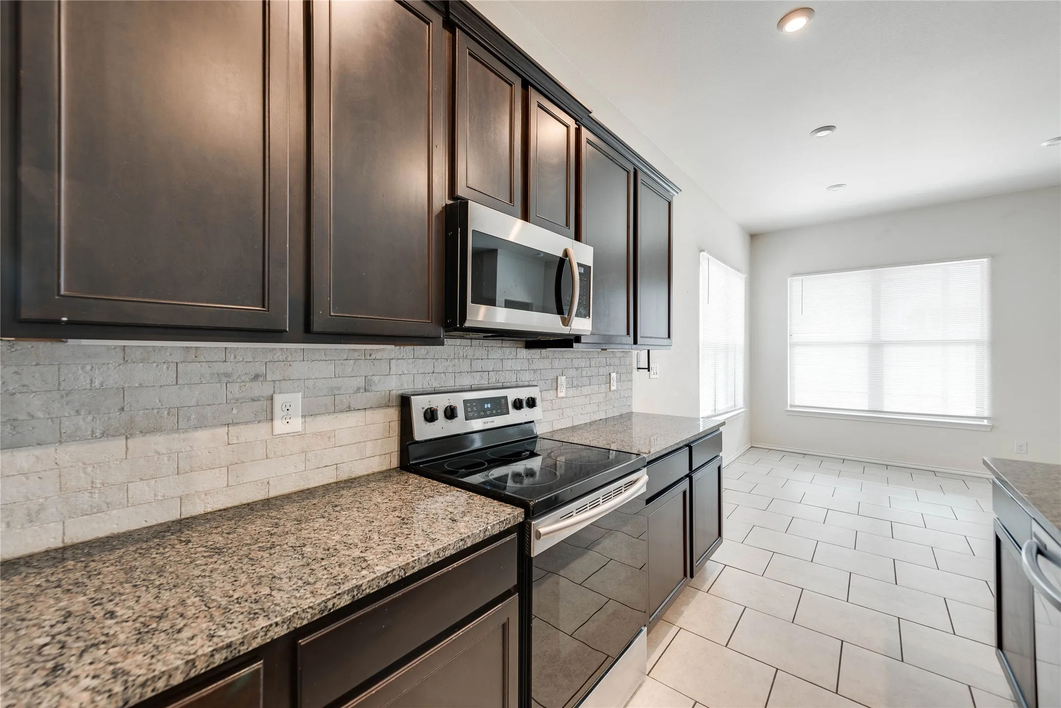 Single Family Residence For Sale in Midland County , 6819 Brush Drive, Midland, Texas 79705, 3 Bedroom, 2 Bathroom, 2 Garage spaces, 2,132 Sqft, built in 2019, mls#21284941, Real Estate Agent in Midland, Homes For Sale in Midland county, Homes For Sale in Midland, Realtor in Midland Texas, Real Estate Brokerage Independent Realty Texas, Luminita Cordes Realtor