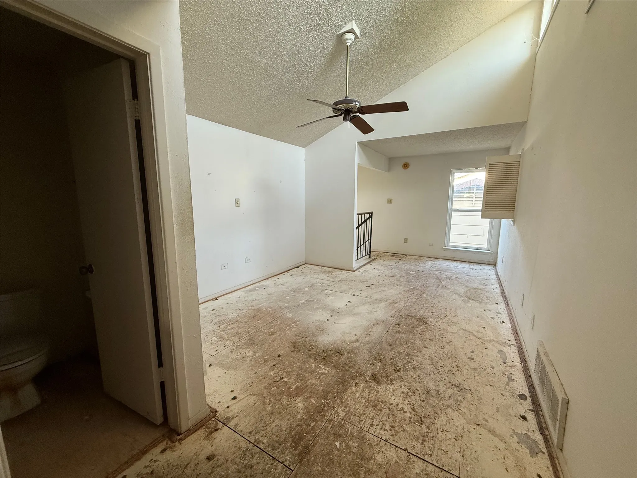 Townhouse For Sale in Dallas County , 2916 Canis Circle, Garland, Texas 75044, 2 Bedroom, 2 Bathroom, 2 Garage spaces, 1,208 Sqft, built in 1980, mls#21317144, Real Estate Agent in Garland, Homes For Sale in Dallas county, Homes For Sale in Garland, Realtor in Garland Texas, Real Estate Brokerage Independent Realty Texas, Luminita Cordes Realtor