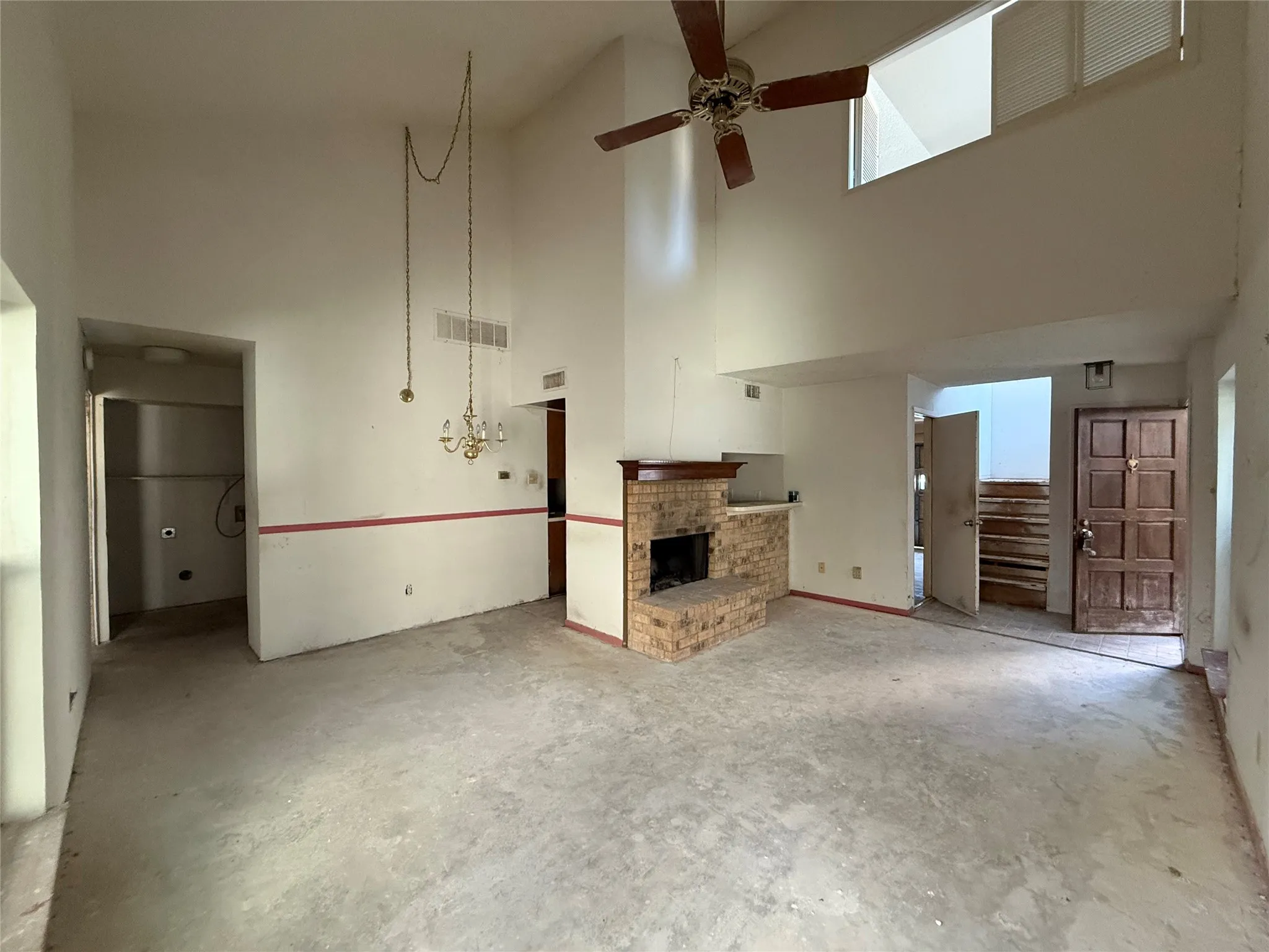 Townhouse For Sale in Dallas County , 2916 Canis Circle, Garland, Texas 75044, 2 Bedroom, 2 Bathroom, 2 Garage spaces, 1,208 Sqft, built in 1980, mls#21317144, Real Estate Agent in Garland, Homes For Sale in Dallas county, Homes For Sale in Garland, Realtor in Garland Texas, Real Estate Brokerage Independent Realty Texas, Luminita Cordes Realtor