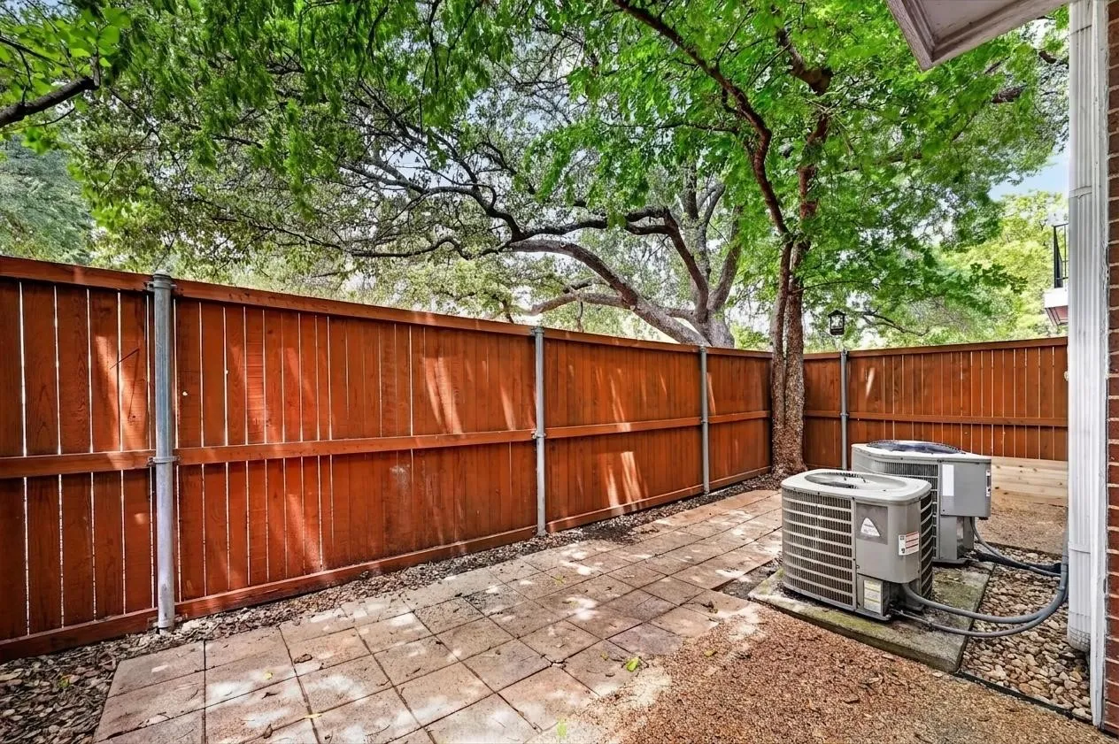 Condominium For Sale in Dallas County , 5100 Verde Valley Lane 178, Dallas, Texas 75254, 1 Bedroom, 2 Bathrooms, Garage spaces, 985 Sqft, built in 1982, Price $199,000, mls#21314323, Real Estate Agent in Dallas, Homes For Sale in Dallas county, Homes For Sale in Dallas, Realtor in Dallas Texas, Real Estate Brokerage Independent Realty Texas, Luminita Cordes Realtor