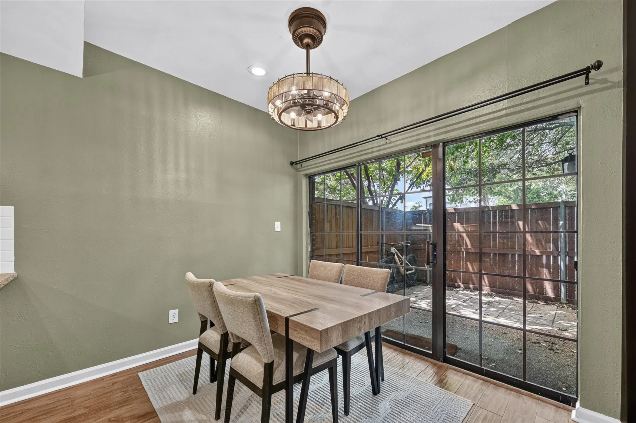 Condominium For Sale in Dallas County , 5100 Verde Valley Lane 178, Dallas, Texas 75254, 1 Bedroom, 2 Bathrooms, Garage spaces, 985 Sqft, built in 1982, Price $199,000, mls#21314323, Real Estate Agent in Dallas, Homes For Sale in Dallas county, Homes For Sale in Dallas, Realtor in Dallas Texas, Real Estate Brokerage Independent Realty Texas, Luminita Cordes Realtor