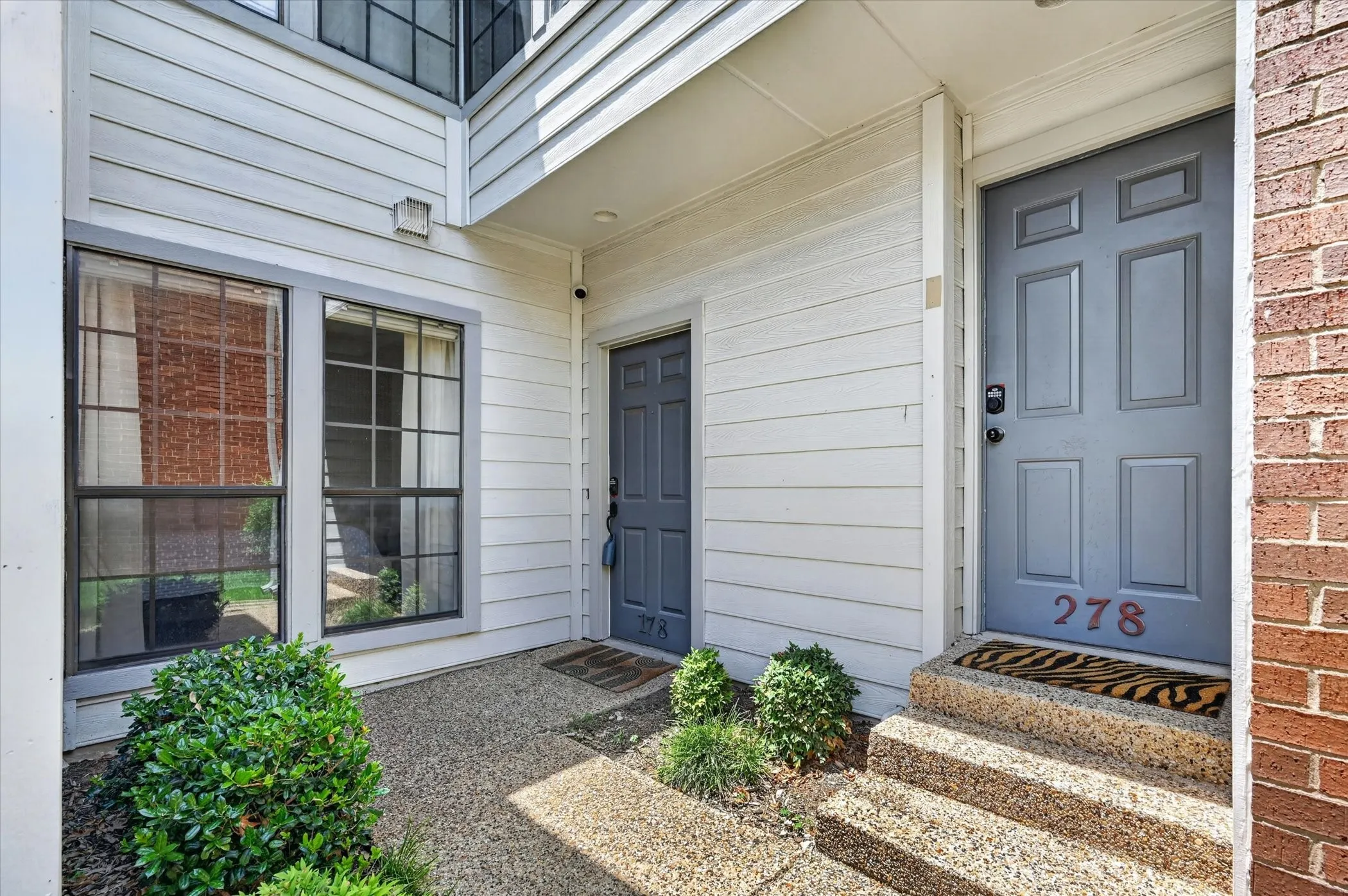 Condominium For Sale in Dallas County , 5100 Verde Valley Lane 178, Dallas, Texas 75254, 1 Bedroom, 2 Bathrooms, Garage spaces, 985 Sqft, built in 1982, Price $199,000, mls#21314323, Real Estate Agent in Dallas, Homes For Sale in Dallas county, Homes For Sale in Dallas, Realtor in Dallas Texas, Real Estate Brokerage Independent Realty Texas, Luminita Cordes Realtor