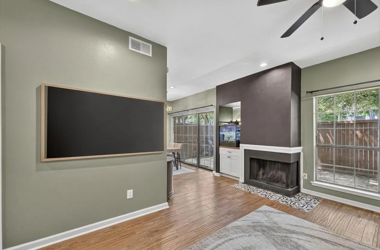 Condominium For Sale in Dallas County , 5100 Verde Valley Lane 178, Dallas, Texas 75254, 1 Bedroom, 2 Bathrooms, Garage spaces, 985 Sqft, built in 1982, Price $199,000, mls#21314323, Real Estate Agent in Dallas, Homes For Sale in Dallas county, Homes For Sale in Dallas, Realtor in Dallas Texas, Real Estate Brokerage Independent Realty Texas, Luminita Cordes Realtor
