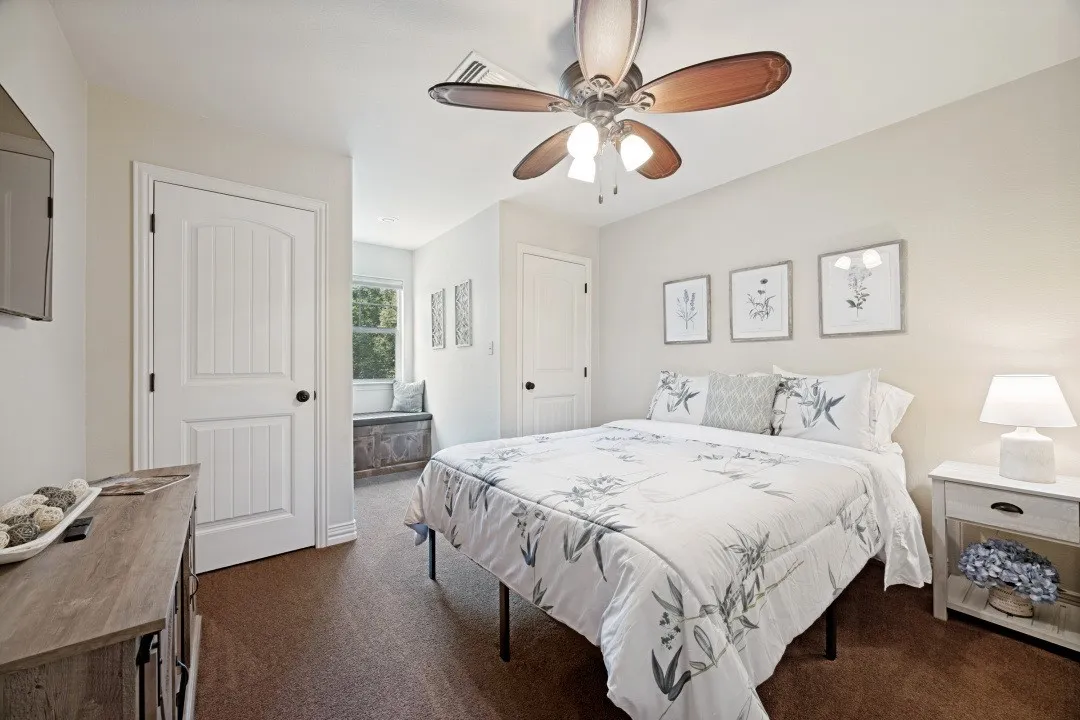 Single Family Residence For Sale in Grayson County , 124 Neva Lane, Denison, Texas 75020, 3 Bedroom, 3 Bathroom, 2 Garage spaces, 2,576 Sqft, built in 2013, mls#21316505, Real Estate Agent in Denison, Homes For Sale in Grayson county, Homes For Sale in Denison, Realtor in Denison Texas, Real Estate Brokerage Independent Realty Texas, Luminita Cordes Realtor