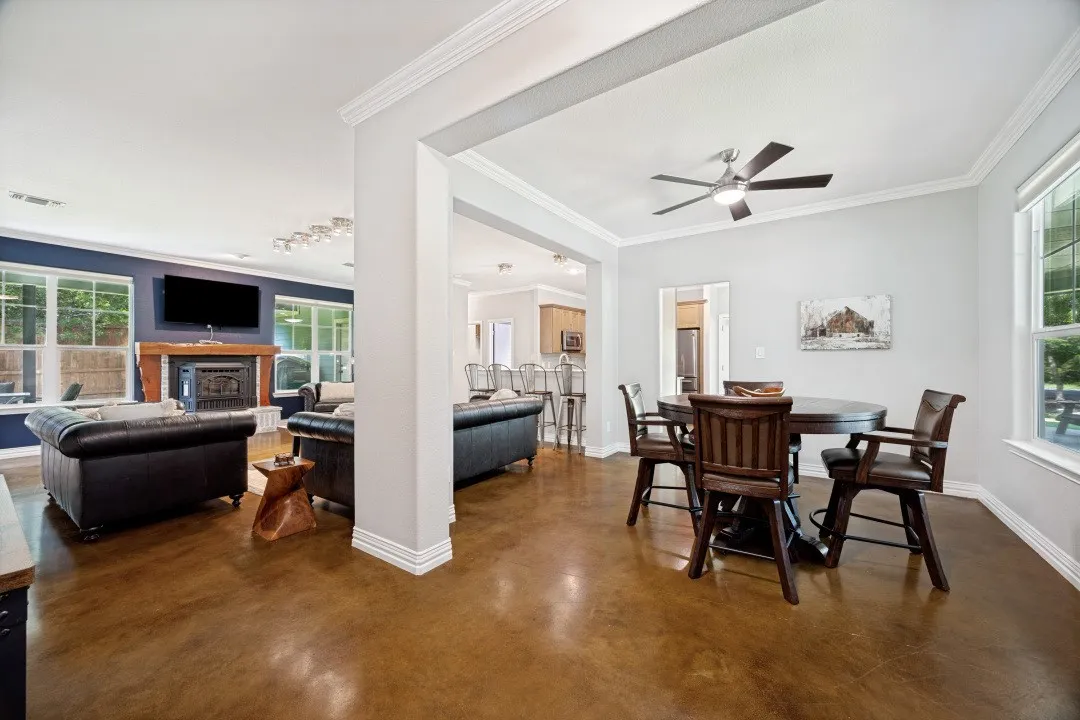 Single Family Residence For Sale in Grayson County , 124 Neva Lane, Denison, Texas 75020, 3 Bedroom, 3 Bathroom, 2 Garage spaces, 2,576 Sqft, built in 2013, mls#21316505, Real Estate Agent in Denison, Homes For Sale in Grayson county, Homes For Sale in Denison, Realtor in Denison Texas, Real Estate Brokerage Independent Realty Texas, Luminita Cordes Realtor