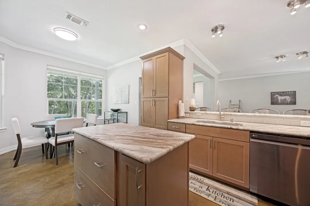 Single Family Residence For Sale in Grayson County , 124 Neva Lane, Denison, Texas 75020, 3 Bedroom, 3 Bathroom, 2 Garage spaces, 2,576 Sqft, built in 2013, mls#21316505, Real Estate Agent in Denison, Homes For Sale in Grayson county, Homes For Sale in Denison, Realtor in Denison Texas, Real Estate Brokerage Independent Realty Texas, Luminita Cordes Realtor