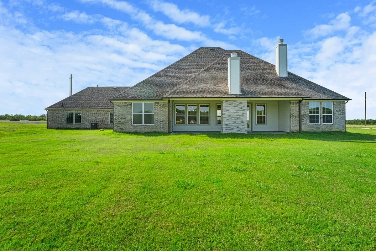 Single Family Residence For Sale in Navarro County , 1060 Grison Circle, Corsicana, Texas 75109, 4 Bedroom, 4 Bathroom, 2 Garage spaces, 4,653 Sqft, built in 2025, mls#21316984, Real Estate Agent in Corsicana, Homes For Sale in Navarro county, Homes For Sale in Corsicana, Realtor in Corsicana Texas, Real Estate Brokerage Independent Realty Texas, Luminita Cordes Realtor