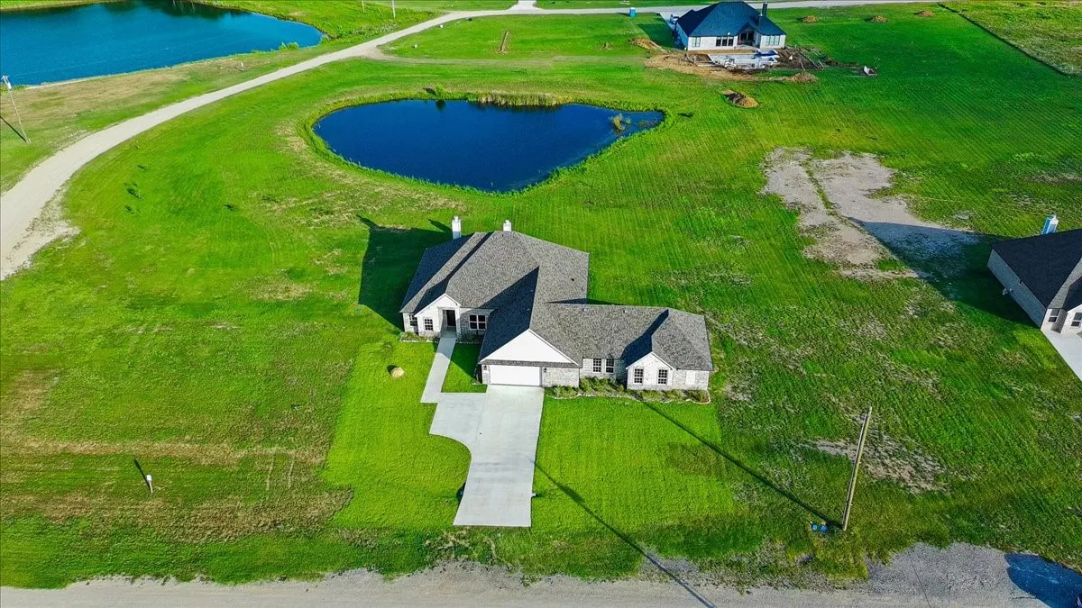 Single Family Residence For Sale in Navarro County , 1060 Grison Circle, Corsicana, Texas 75109, 4 Bedroom, 4 Bathroom, 2 Garage spaces, 4,653 Sqft, built in 2025, mls#21316984, Real Estate Agent in Corsicana, Homes For Sale in Navarro county, Homes For Sale in Corsicana, Realtor in Corsicana Texas, Real Estate Brokerage Independent Realty Texas, Luminita Cordes Realtor