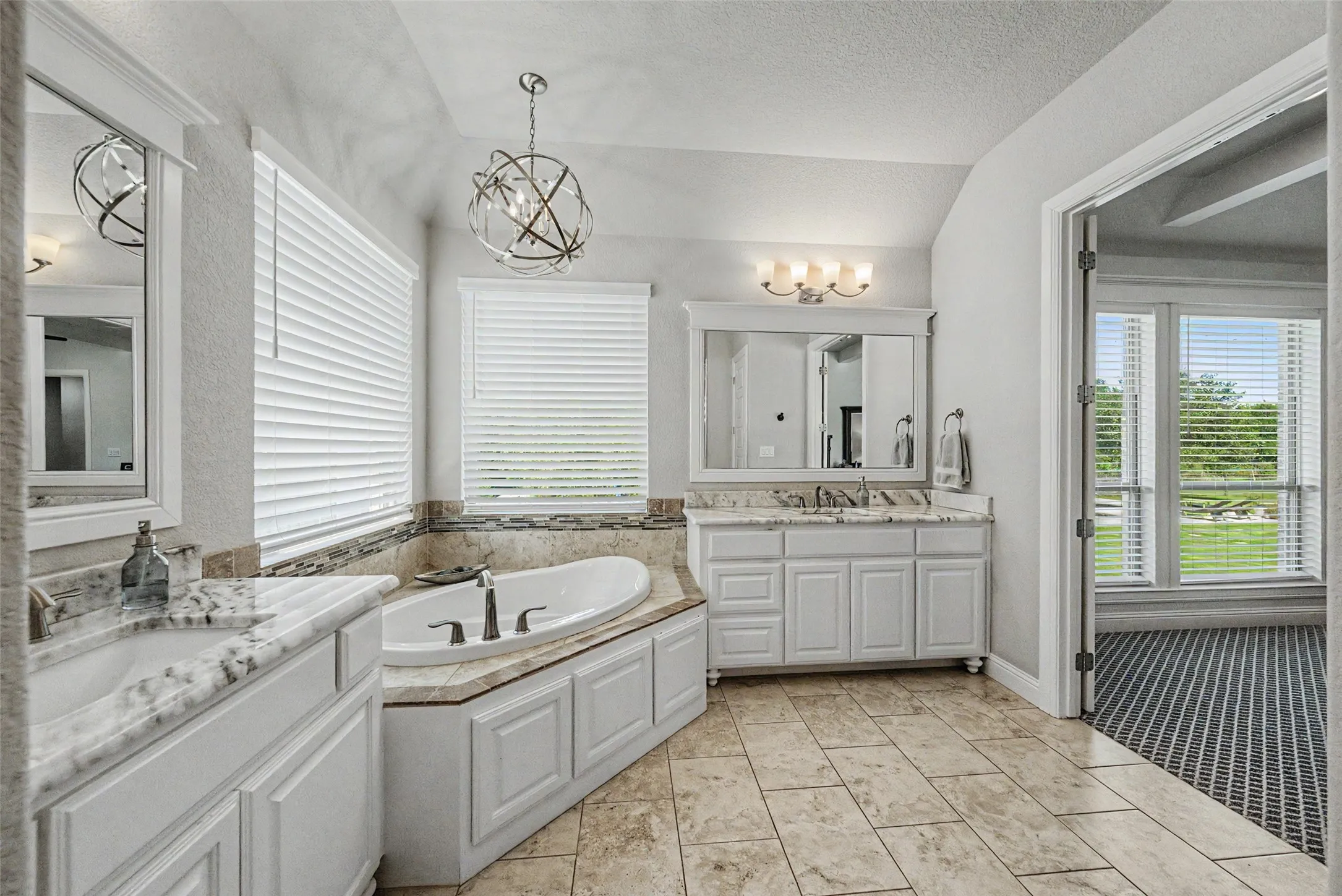 Single Family Residence For Sale in Parker County , 259 Wapiti Drive, Azle, Texas 76020, 4 Bedroom, 4 Bathroom, 3 Garage spaces, 3,387 Sqft, built in 2015, mls#21317205, Real Estate Agent in Azle, Homes For Sale in Parker county, Homes For Sale in Azle, Realtor in Azle Texas, Real Estate Brokerage Independent Realty Texas, Luminita Cordes Realtor