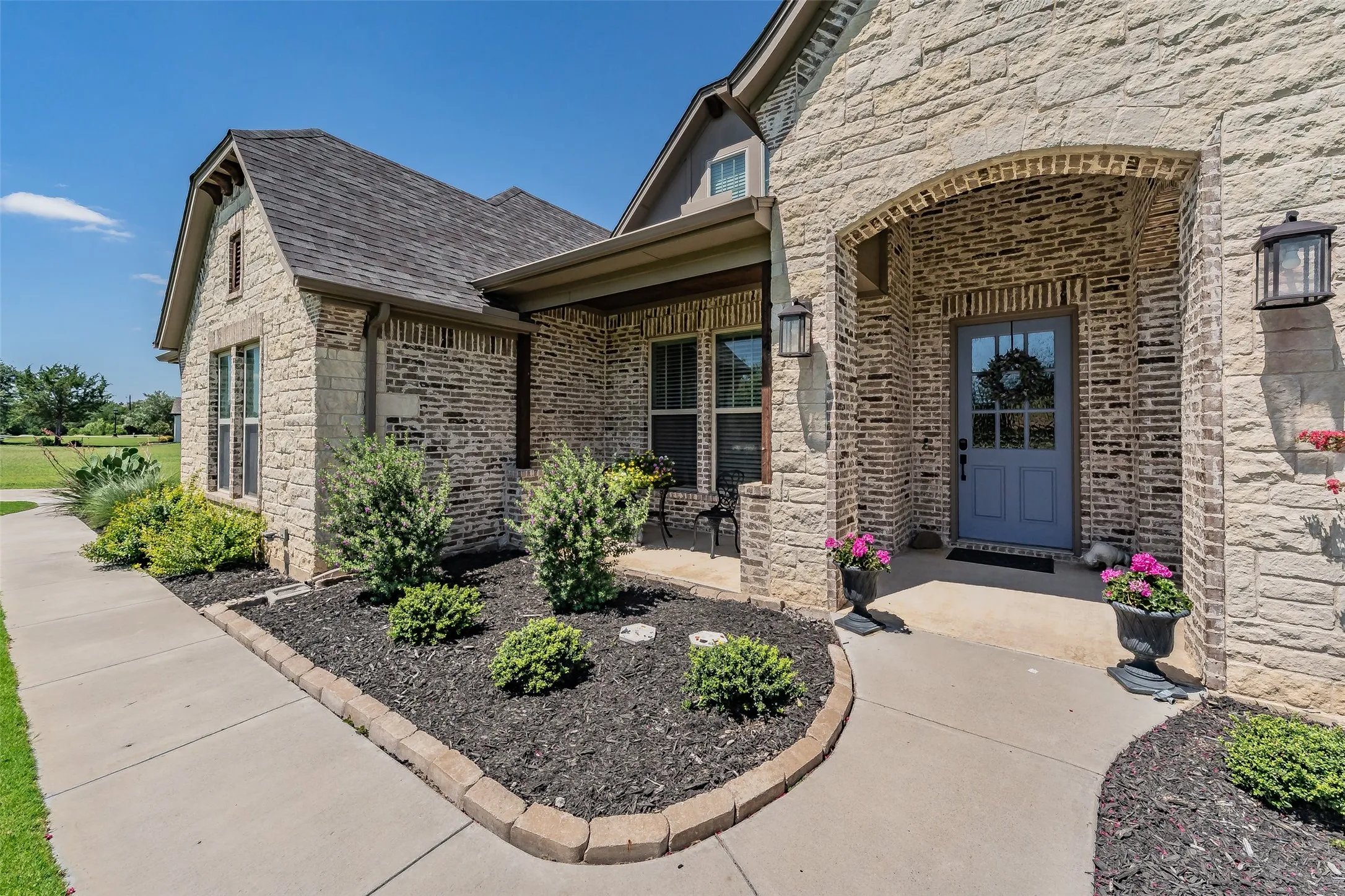 Single Family Residence For Sale in Parker County , 259 Wapiti Drive, Azle, Texas 76020, 4 Bedroom, 4 Bathroom, 3 Garage spaces, 3,387 Sqft, built in 2015, mls#21317205, Real Estate Agent in Azle, Homes For Sale in Parker county, Homes For Sale in Azle, Realtor in Azle Texas, Real Estate Brokerage Independent Realty Texas, Luminita Cordes Realtor
