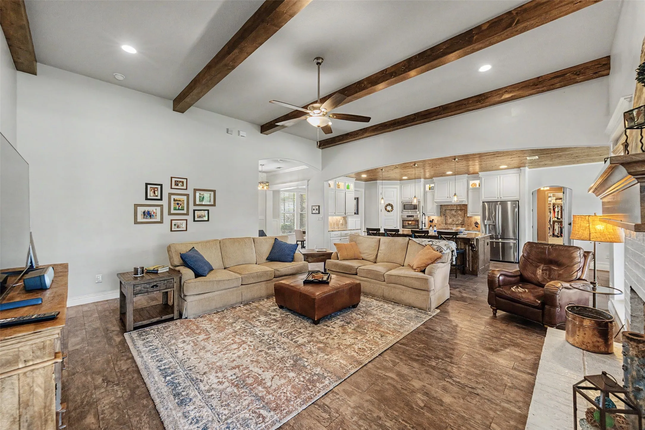 Single Family Residence For Sale in Parker County , 259 Wapiti Drive, Azle, Texas 76020, 4 Bedroom, 4 Bathroom, 3 Garage spaces, 3,387 Sqft, built in 2015, mls#21317205, Real Estate Agent in Azle, Homes For Sale in Parker county, Homes For Sale in Azle, Realtor in Azle Texas, Real Estate Brokerage Independent Realty Texas, Luminita Cordes Realtor