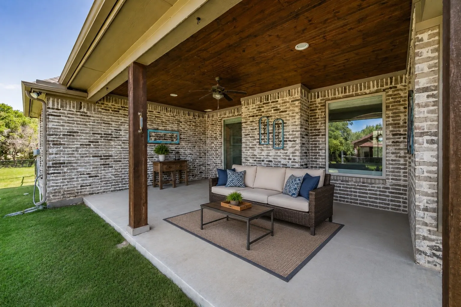 Single Family Residence For Sale in Parker County , 259 Wapiti Drive, Azle, Texas 76020, 4 Bedroom, 4 Bathroom, 3 Garage spaces, 3,387 Sqft, built in 2015, mls#21317205, Real Estate Agent in Azle, Homes For Sale in Parker county, Homes For Sale in Azle, Realtor in Azle Texas, Real Estate Brokerage Independent Realty Texas, Luminita Cordes Realtor