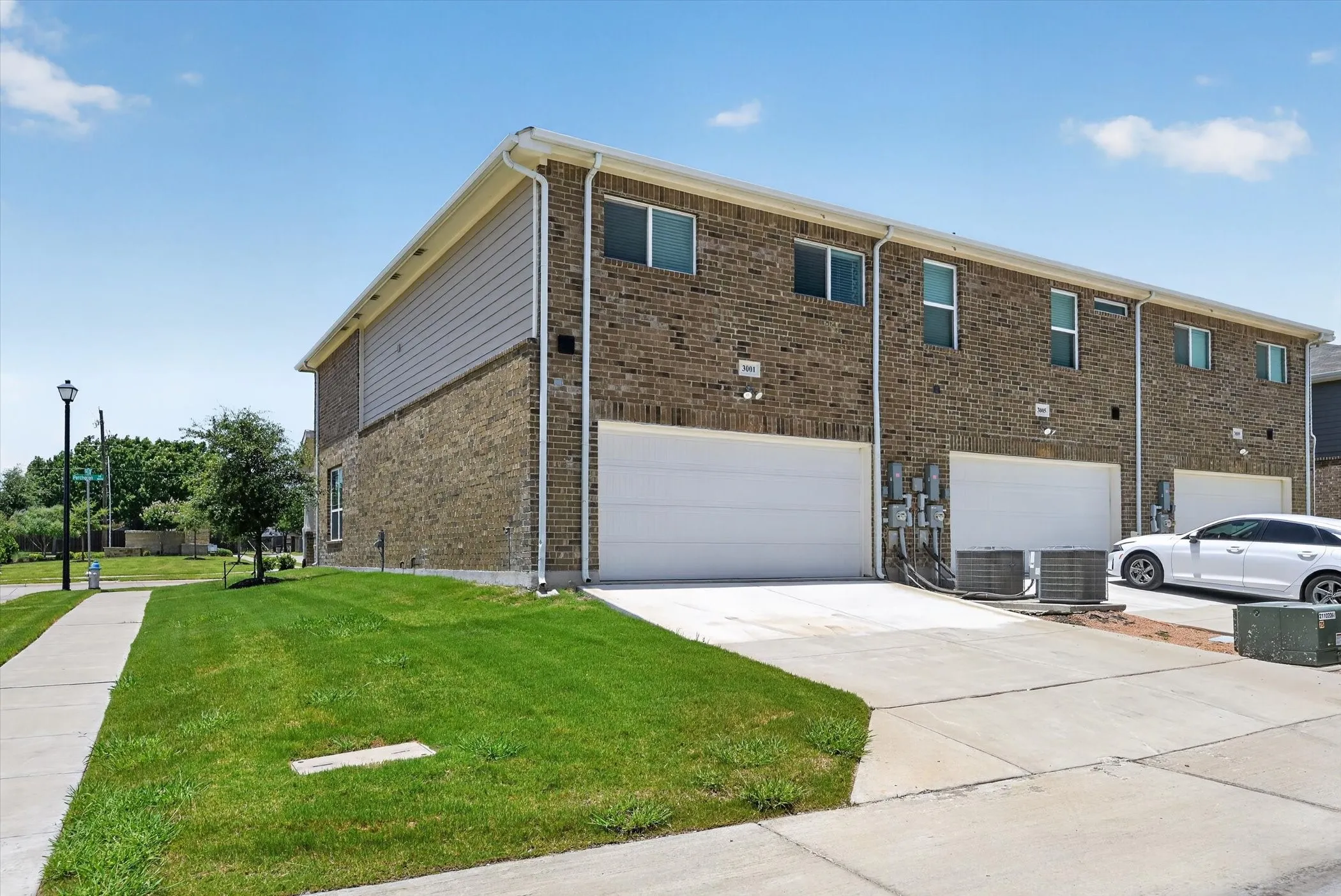 Single Family Residence For Sale in Dallas County , 3001 Percheron Drive, Mesquite, Texas 75150, 3 Bedroom, 3 Bathroom, 2 Garage spaces, 1,751 Sqft, built in 2020, mls#21316767, Real Estate Agent in Mesquite, Homes For Sale in Dallas county, Homes For Sale in Mesquite, Realtor in Mesquite Texas, Real Estate Brokerage Independent Realty Texas, Luminita Cordes Realtor