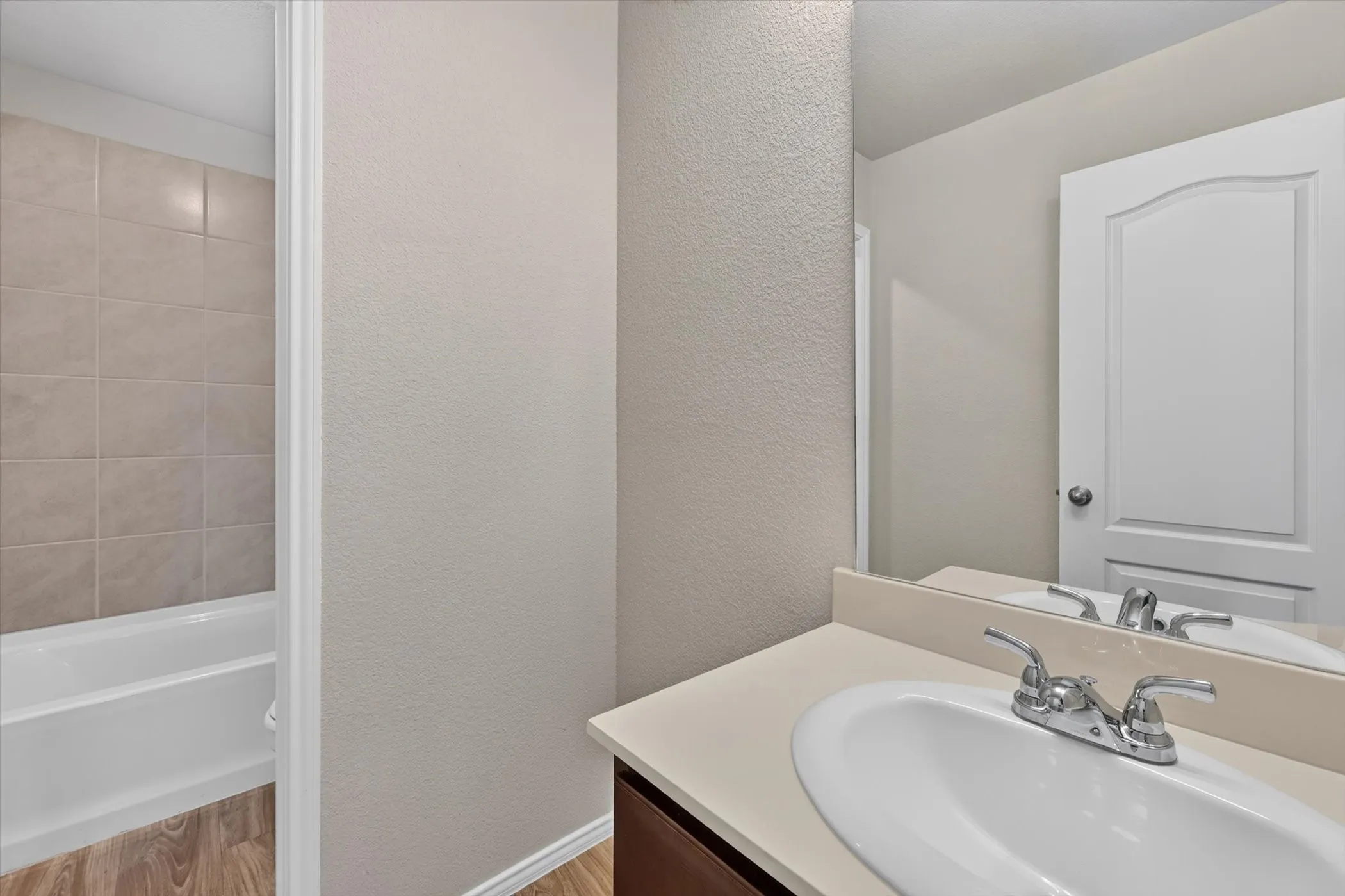 Single Family Residence For Sale in Dallas County , 3001 Percheron Drive, Mesquite, Texas 75150, 3 Bedroom, 3 Bathroom, 2 Garage spaces, 1,751 Sqft, built in 2020, mls#21316767, Real Estate Agent in Mesquite, Homes For Sale in Dallas county, Homes For Sale in Mesquite, Realtor in Mesquite Texas, Real Estate Brokerage Independent Realty Texas, Luminita Cordes Realtor