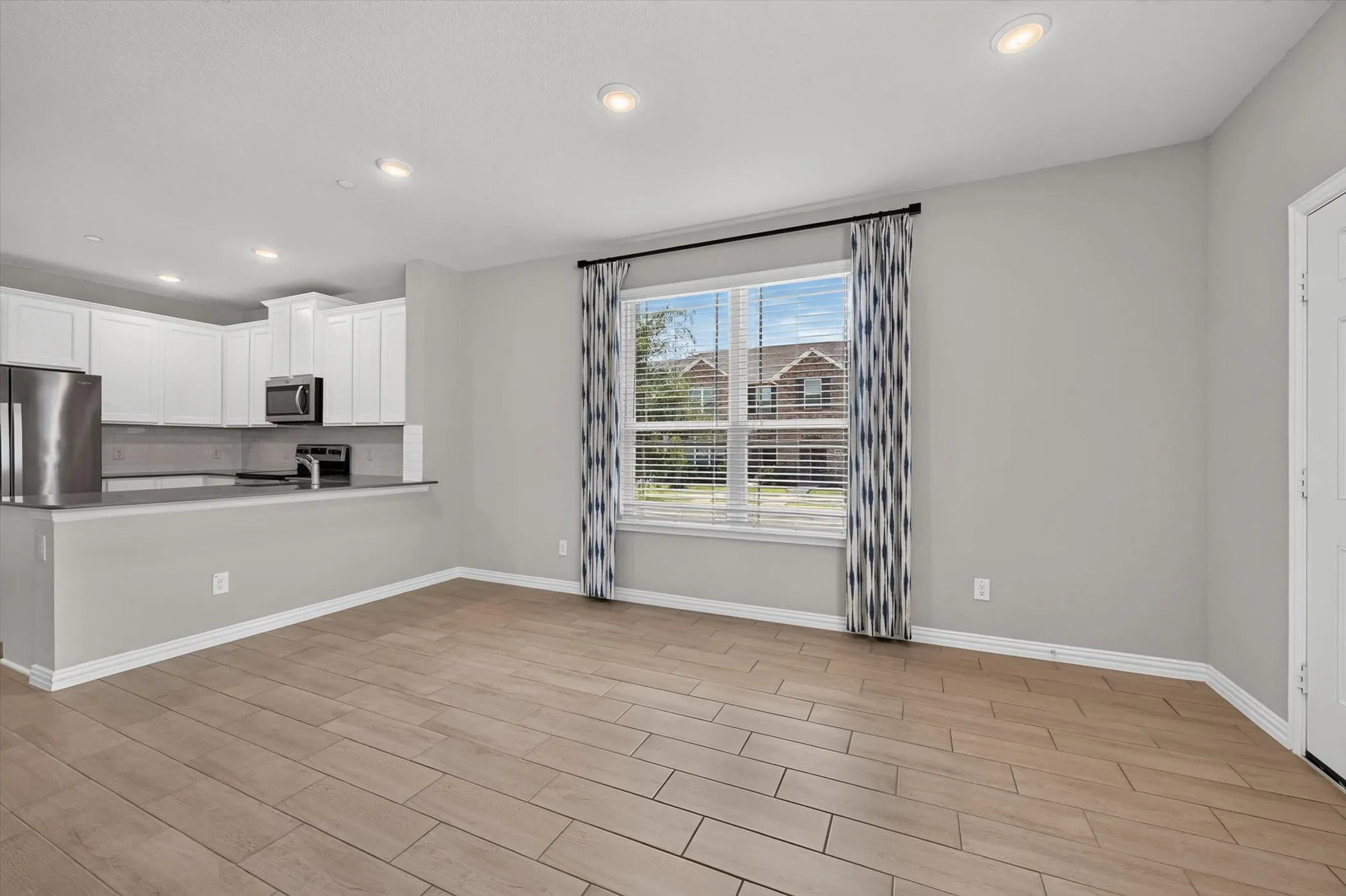 Single Family Residence For Sale in Dallas County , 3001 Percheron Drive, Mesquite, Texas 75150, 3 Bedroom, 3 Bathroom, 2 Garage spaces, 1,751 Sqft, built in 2020, mls#21316767, Real Estate Agent in Mesquite, Homes For Sale in Dallas county, Homes For Sale in Mesquite, Realtor in Mesquite Texas, Real Estate Brokerage Independent Realty Texas, Luminita Cordes Realtor