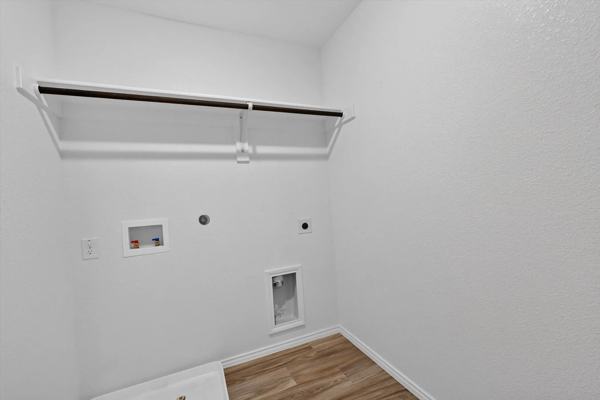 Single Family Residence For Sale in Dallas County , 3001 Percheron Drive, Mesquite, Texas 75150, 3 Bedroom, 3 Bathroom, 2 Garage spaces, 1,751 Sqft, built in 2020, mls#21316767, Real Estate Agent in Mesquite, Homes For Sale in Dallas county, Homes For Sale in Mesquite, Realtor in Mesquite Texas, Real Estate Brokerage Independent Realty Texas, Luminita Cordes Realtor