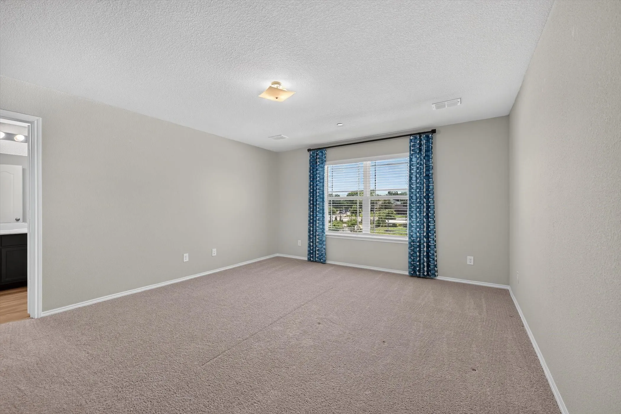 Single Family Residence For Sale in Dallas County , 3001 Percheron Drive, Mesquite, Texas 75150, 3 Bedroom, 3 Bathroom, 2 Garage spaces, 1,751 Sqft, built in 2020, mls#21316767, Real Estate Agent in Mesquite, Homes For Sale in Dallas county, Homes For Sale in Mesquite, Realtor in Mesquite Texas, Real Estate Brokerage Independent Realty Texas, Luminita Cordes Realtor