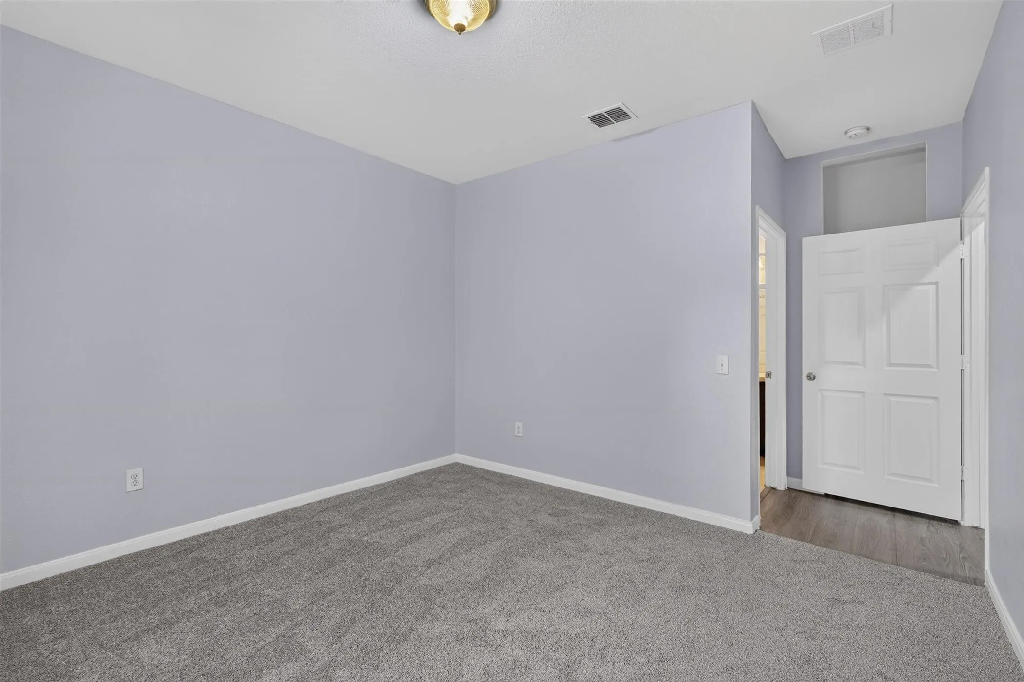 Single Family Residence For Sale in Dallas County , 4718 Jamaica Street, Dallas, Texas 75210, 3 Bedroom, 2 Bathroom, 1 Garage spaces, 1,272 Sqft, built in 2011, mls#21311884, Real Estate Agent in Dallas, Homes For Sale in Dallas county, Homes For Sale in Dallas, Realtor in Dallas Texas, Real Estate Brokerage Independent Realty Texas, Luminita Cordes Realtor