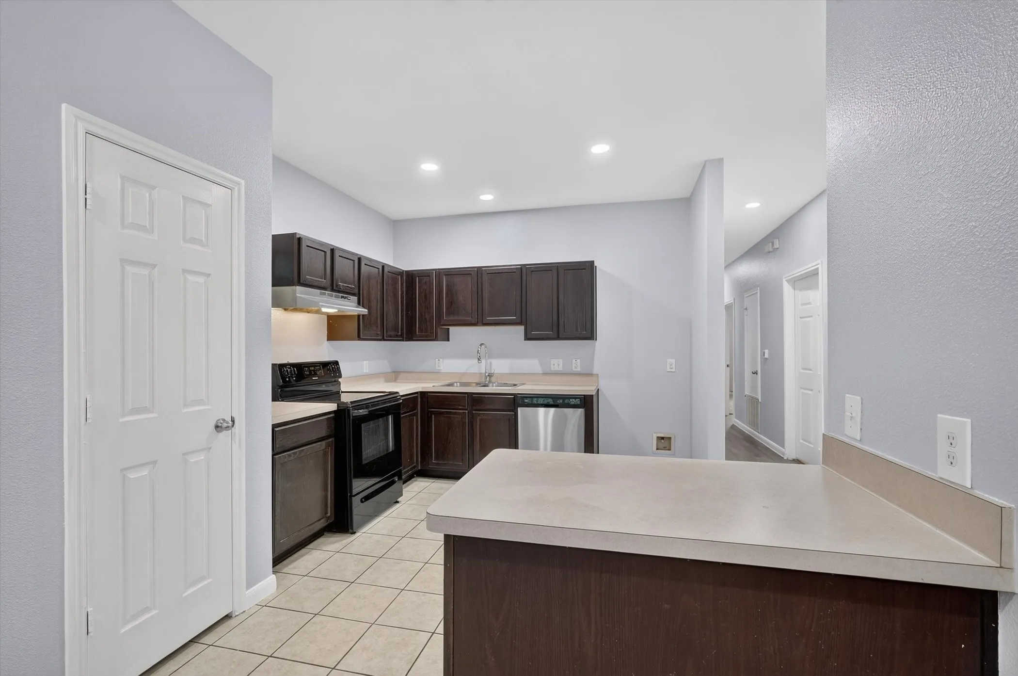 Single Family Residence For Sale in Dallas County , 4718 Jamaica Street, Dallas, Texas 75210, 3 Bedroom, 2 Bathroom, 1 Garage spaces, 1,272 Sqft, built in 2011, mls#21311884, Real Estate Agent in Dallas, Homes For Sale in Dallas county, Homes For Sale in Dallas, Realtor in Dallas Texas, Real Estate Brokerage Independent Realty Texas, Luminita Cordes Realtor
