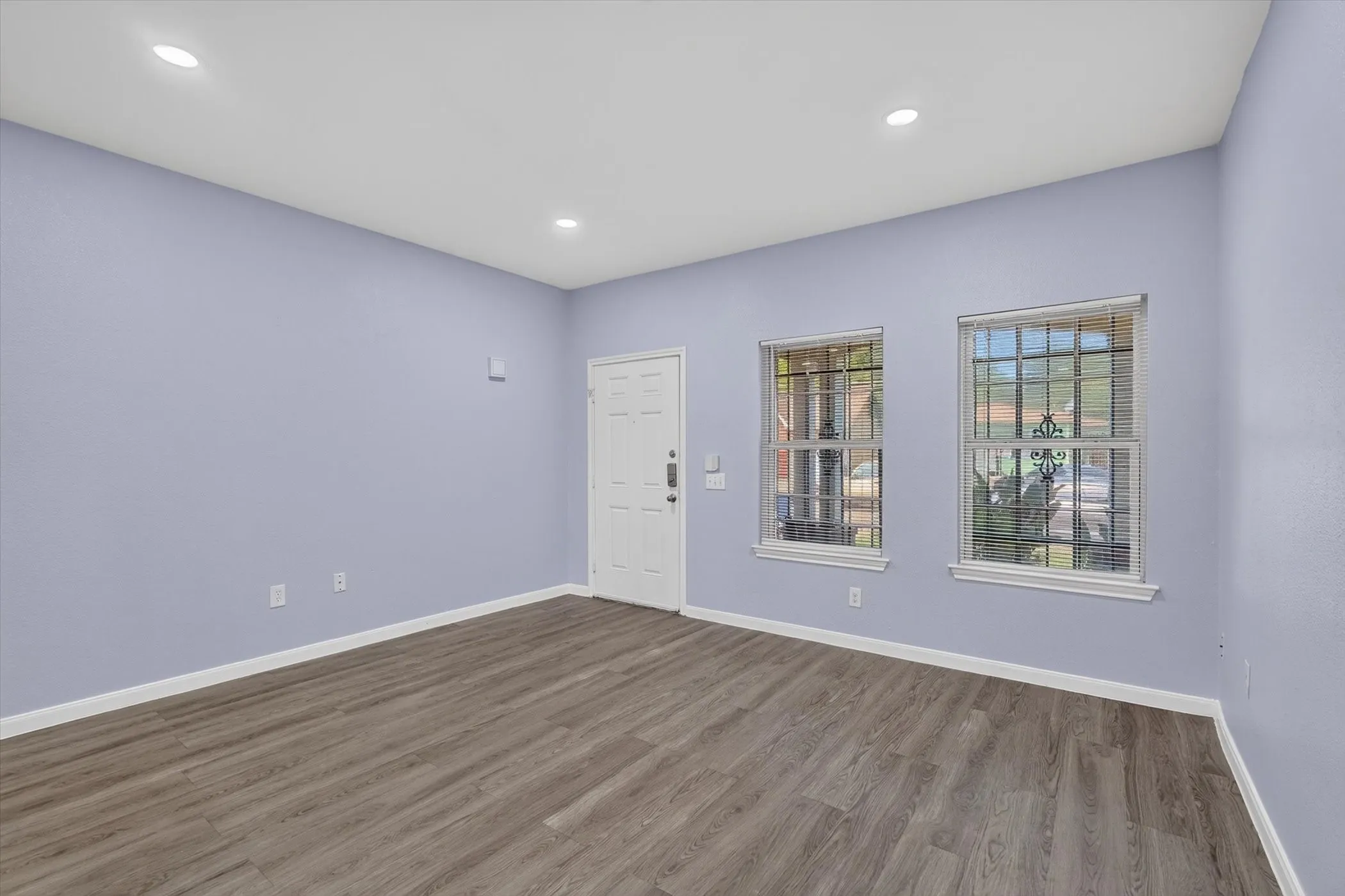 Single Family Residence For Sale in Dallas County , 4718 Jamaica Street, Dallas, Texas 75210, 3 Bedroom, 2 Bathroom, 1 Garage spaces, 1,272 Sqft, built in 2011, mls#21311884, Real Estate Agent in Dallas, Homes For Sale in Dallas county, Homes For Sale in Dallas, Realtor in Dallas Texas, Real Estate Brokerage Independent Realty Texas, Luminita Cordes Realtor