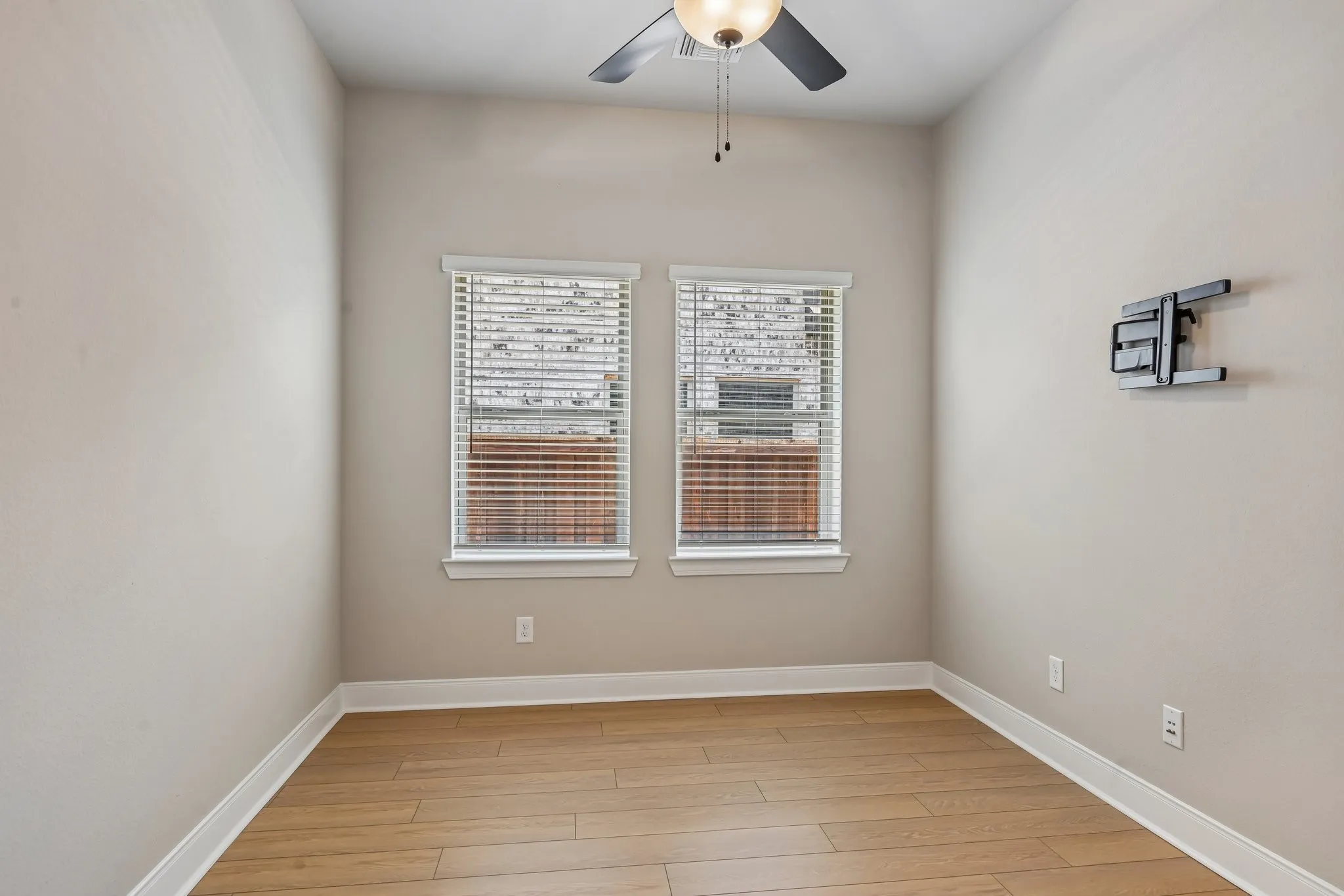 Single Family Residence For Sale in Tarrant County , 4817 Forest Crest Parkway, Arlington, Texas 76005, 2 Bedroom, 2 Bathroom, 2 Garage spaces, 1,835 Sqft, built in 2024, mls#21313086, Real Estate Agent in Arlington, Homes For Sale in Tarrant county, Homes For Sale in Arlington, Realtor in Arlington Texas, Real Estate Brokerage Independent Realty Texas, Luminita Cordes Realtor
