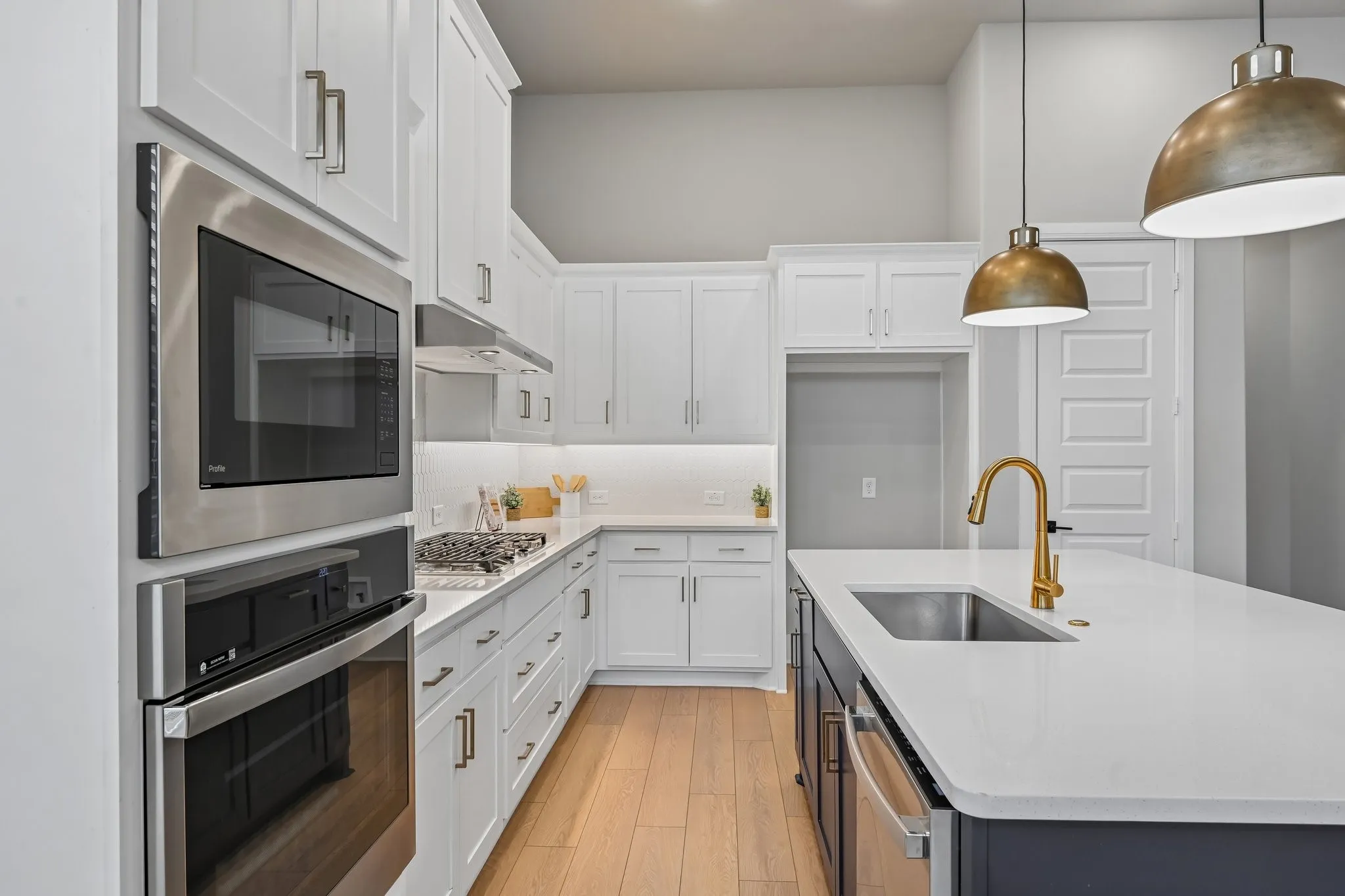 Single Family Residence For Sale in Tarrant County , 4817 Forest Crest Parkway, Arlington, Texas 76005, 2 Bedroom, 2 Bathroom, 2 Garage spaces, 1,835 Sqft, built in 2024, mls#21313086, Real Estate Agent in Arlington, Homes For Sale in Tarrant county, Homes For Sale in Arlington, Realtor in Arlington Texas, Real Estate Brokerage Independent Realty Texas, Luminita Cordes Realtor