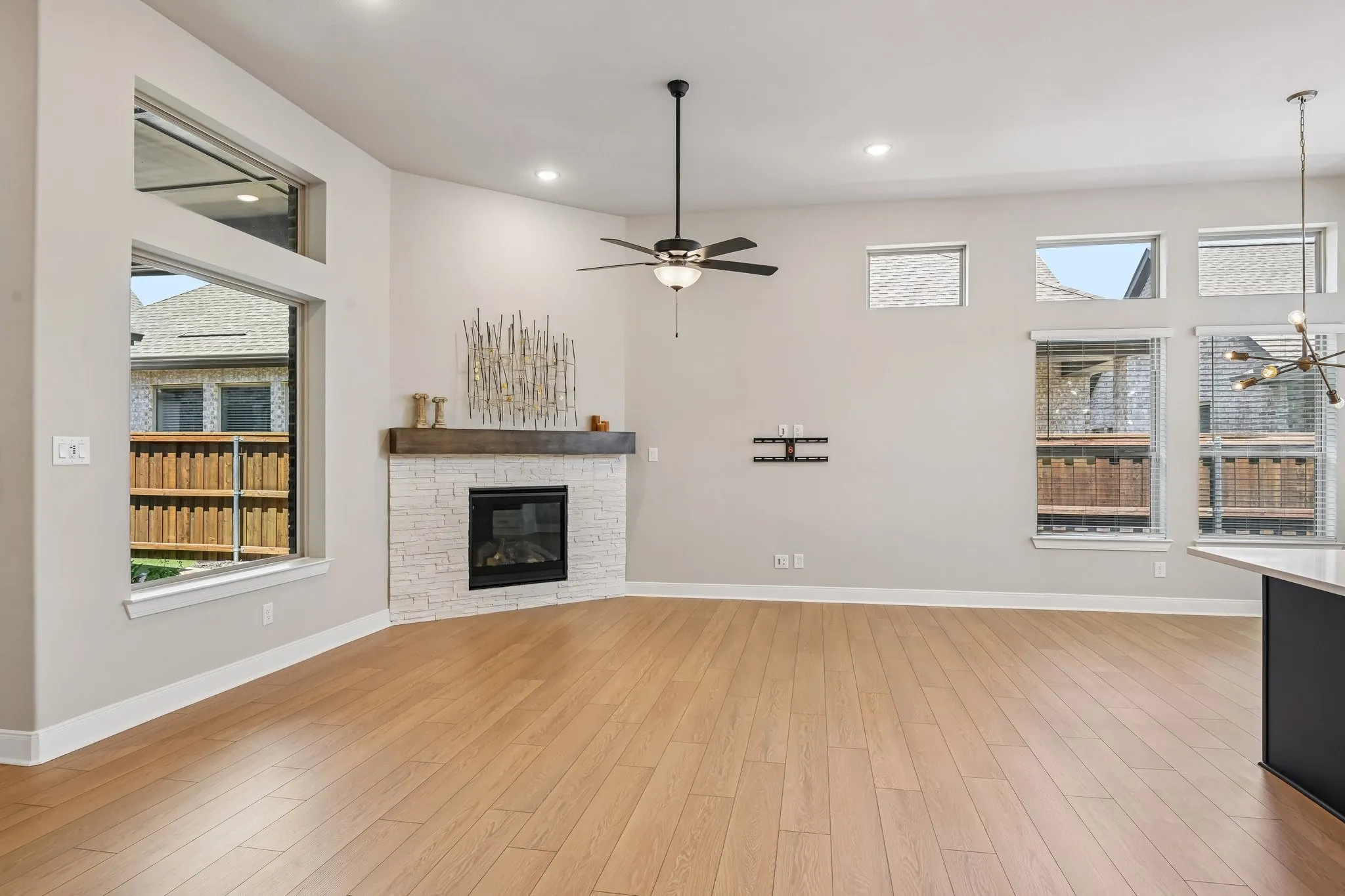 Single Family Residence For Sale in Tarrant County , 4817 Forest Crest Parkway, Arlington, Texas 76005, 2 Bedroom, 2 Bathroom, 2 Garage spaces, 1,835 Sqft, built in 2024, mls#21313086, Real Estate Agent in Arlington, Homes For Sale in Tarrant county, Homes For Sale in Arlington, Realtor in Arlington Texas, Real Estate Brokerage Independent Realty Texas, Luminita Cordes Realtor