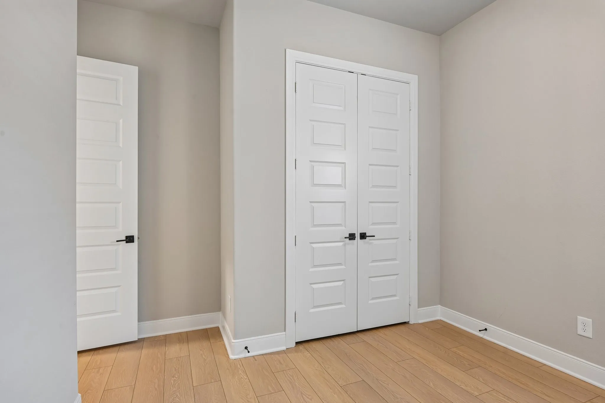 Single Family Residence For Sale in Tarrant County , 4817 Forest Crest Parkway, Arlington, Texas 76005, 2 Bedroom, 2 Bathroom, 2 Garage spaces, 1,835 Sqft, built in 2024, mls#21313086, Real Estate Agent in Arlington, Homes For Sale in Tarrant county, Homes For Sale in Arlington, Realtor in Arlington Texas, Real Estate Brokerage Independent Realty Texas, Luminita Cordes Realtor
