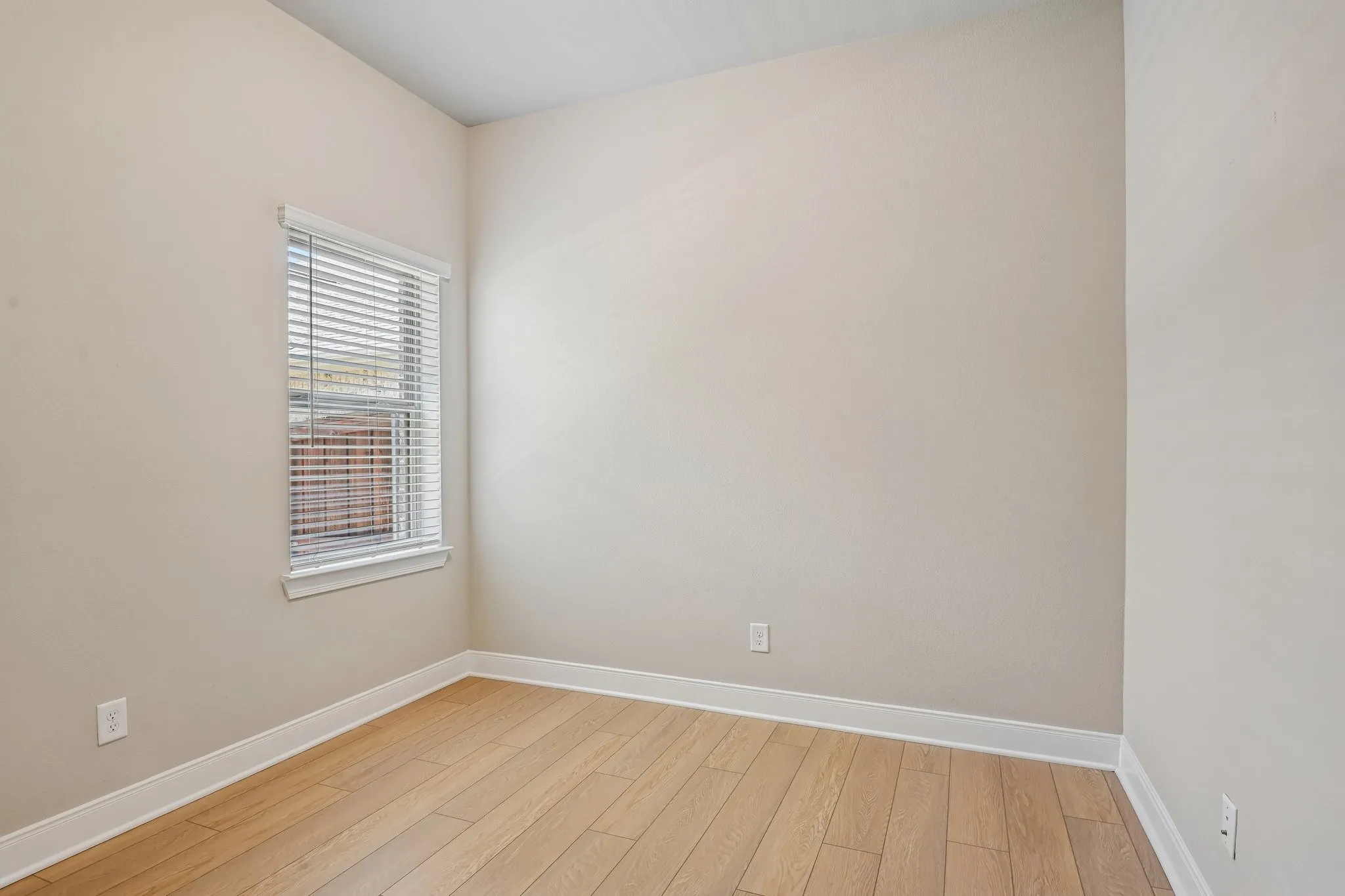 Single Family Residence For Sale in Tarrant County , 4817 Forest Crest Parkway, Arlington, Texas 76005, 2 Bedroom, 2 Bathroom, 2 Garage spaces, 1,835 Sqft, built in 2024, mls#21313086, Real Estate Agent in Arlington, Homes For Sale in Tarrant county, Homes For Sale in Arlington, Realtor in Arlington Texas, Real Estate Brokerage Independent Realty Texas, Luminita Cordes Realtor