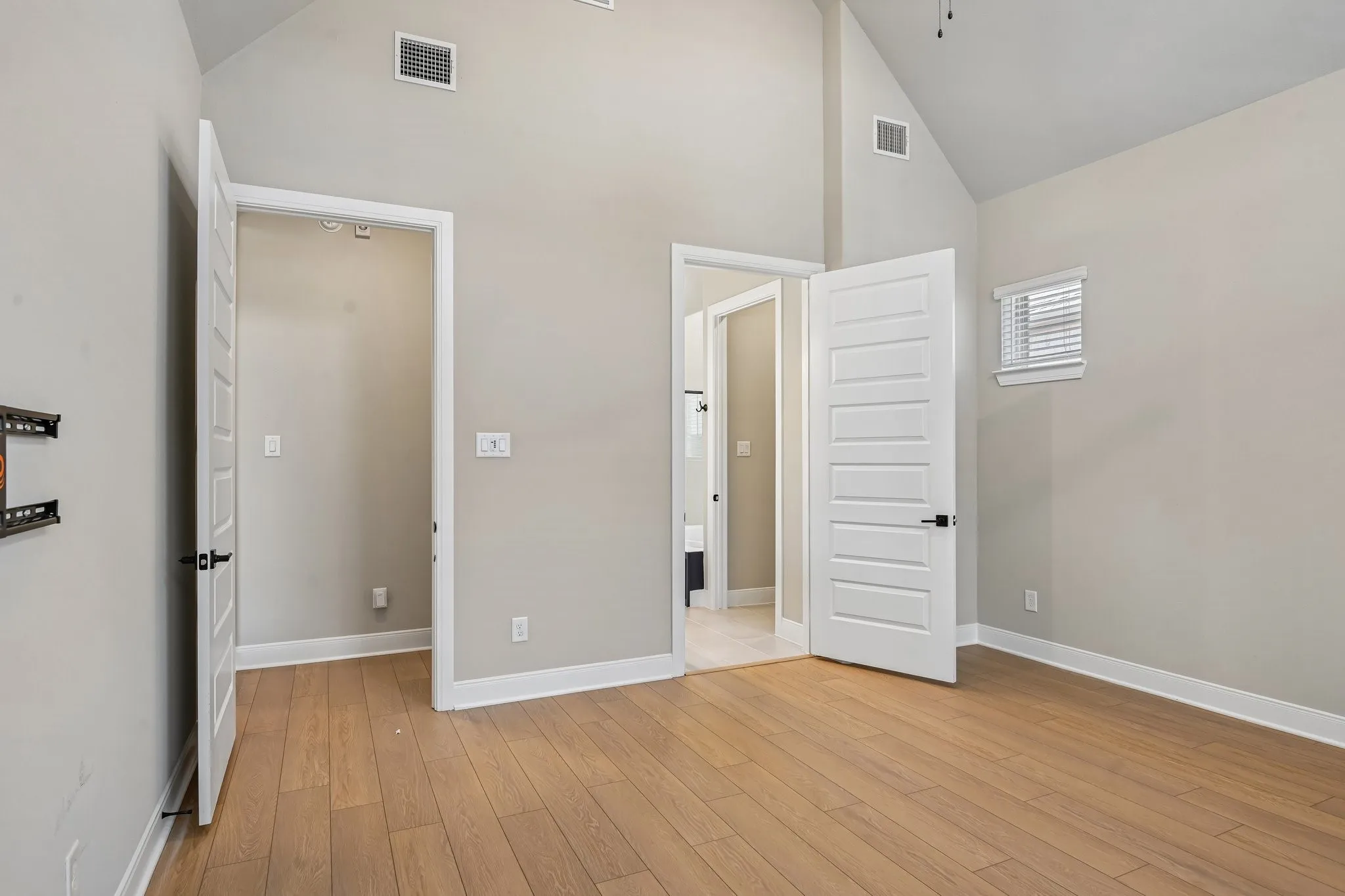 Single Family Residence For Sale in Tarrant County , 4817 Forest Crest Parkway, Arlington, Texas 76005, 2 Bedroom, 2 Bathroom, 2 Garage spaces, 1,835 Sqft, built in 2024, mls#21313086, Real Estate Agent in Arlington, Homes For Sale in Tarrant county, Homes For Sale in Arlington, Realtor in Arlington Texas, Real Estate Brokerage Independent Realty Texas, Luminita Cordes Realtor