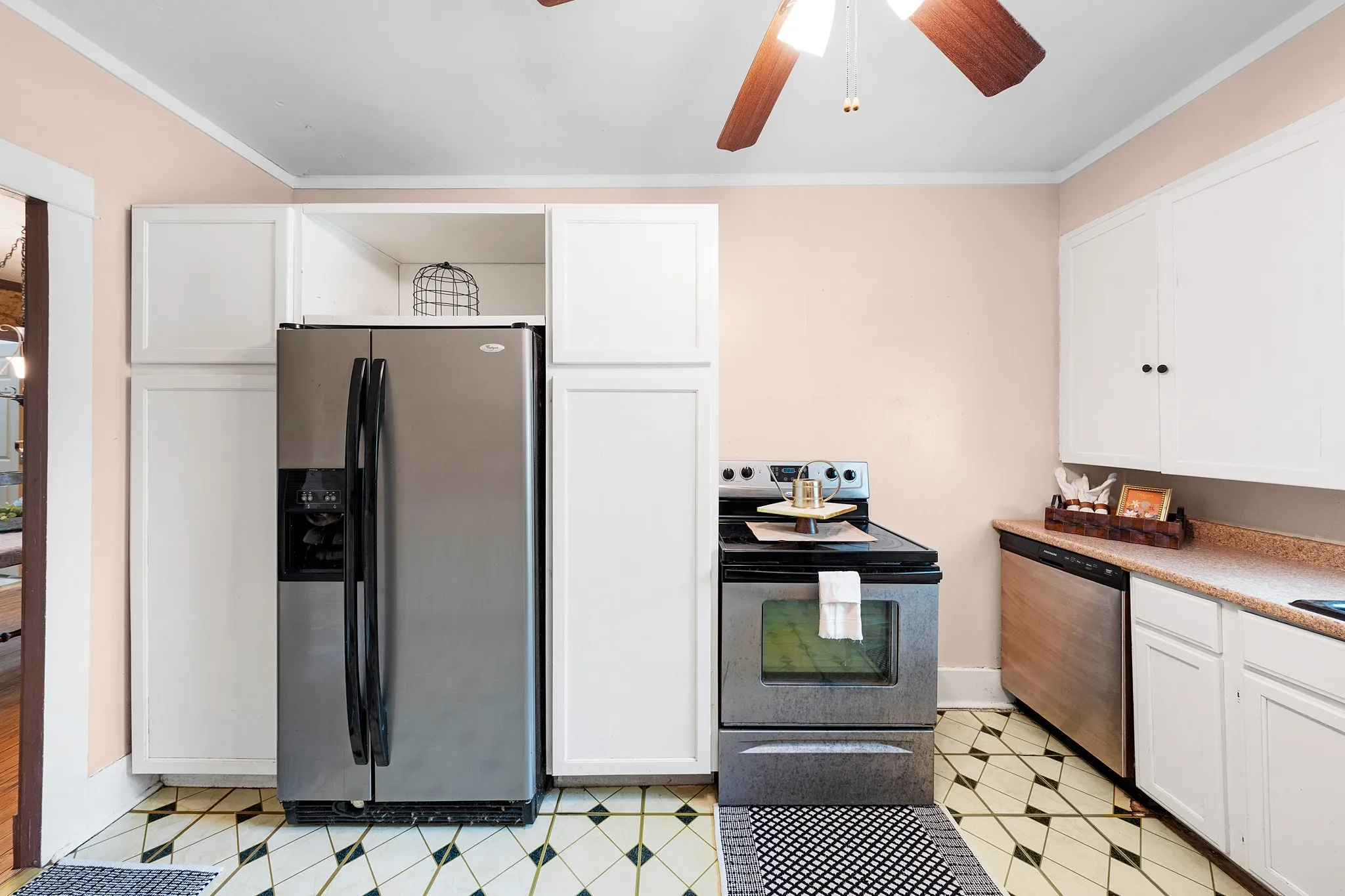 Single Family Residence For Sale in Hunt County , 1301 Locust Street, Commerce, Texas 75428, 3 Bedroom, 2 Bathroom, Garage spaces, 1,514 Sqft, built in 1910, mls#21316327, Real Estate Agent in Commerce, Homes For Sale in Hunt county, Homes For Sale in Commerce, Realtor in Commerce Texas, Real Estate Brokerage Independent Realty Texas, Luminita Cordes Realtor