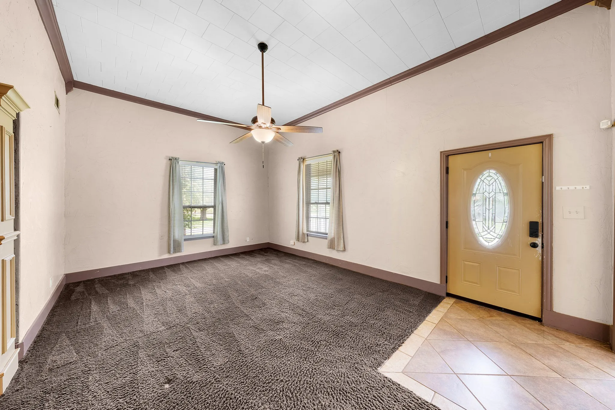 Single Family Residence For Sale in Hunt County , 1301 Locust Street, Commerce, Texas 75428, 3 Bedroom, 2 Bathroom, Garage spaces, 1,514 Sqft, built in 1910, mls#21316327, Real Estate Agent in Commerce, Homes For Sale in Hunt county, Homes For Sale in Commerce, Realtor in Commerce Texas, Real Estate Brokerage Independent Realty Texas, Luminita Cordes Realtor