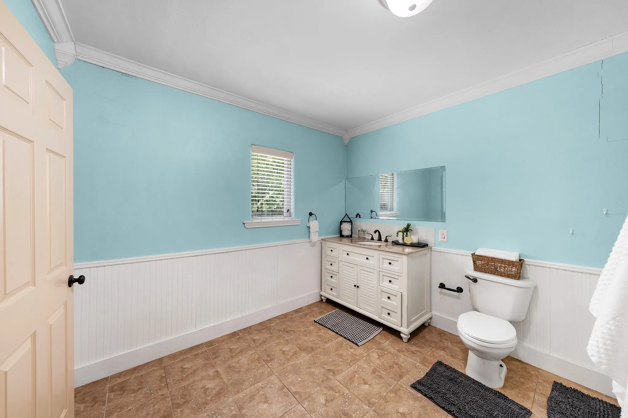 Single Family Residence For Sale in Hunt County , 1301 Locust Street, Commerce, Texas 75428, 3 Bedroom, 2 Bathroom, Garage spaces, 1,514 Sqft, built in 1910, mls#21316327, Real Estate Agent in Commerce, Homes For Sale in Hunt county, Homes For Sale in Commerce, Realtor in Commerce Texas, Real Estate Brokerage Independent Realty Texas, Luminita Cordes Realtor