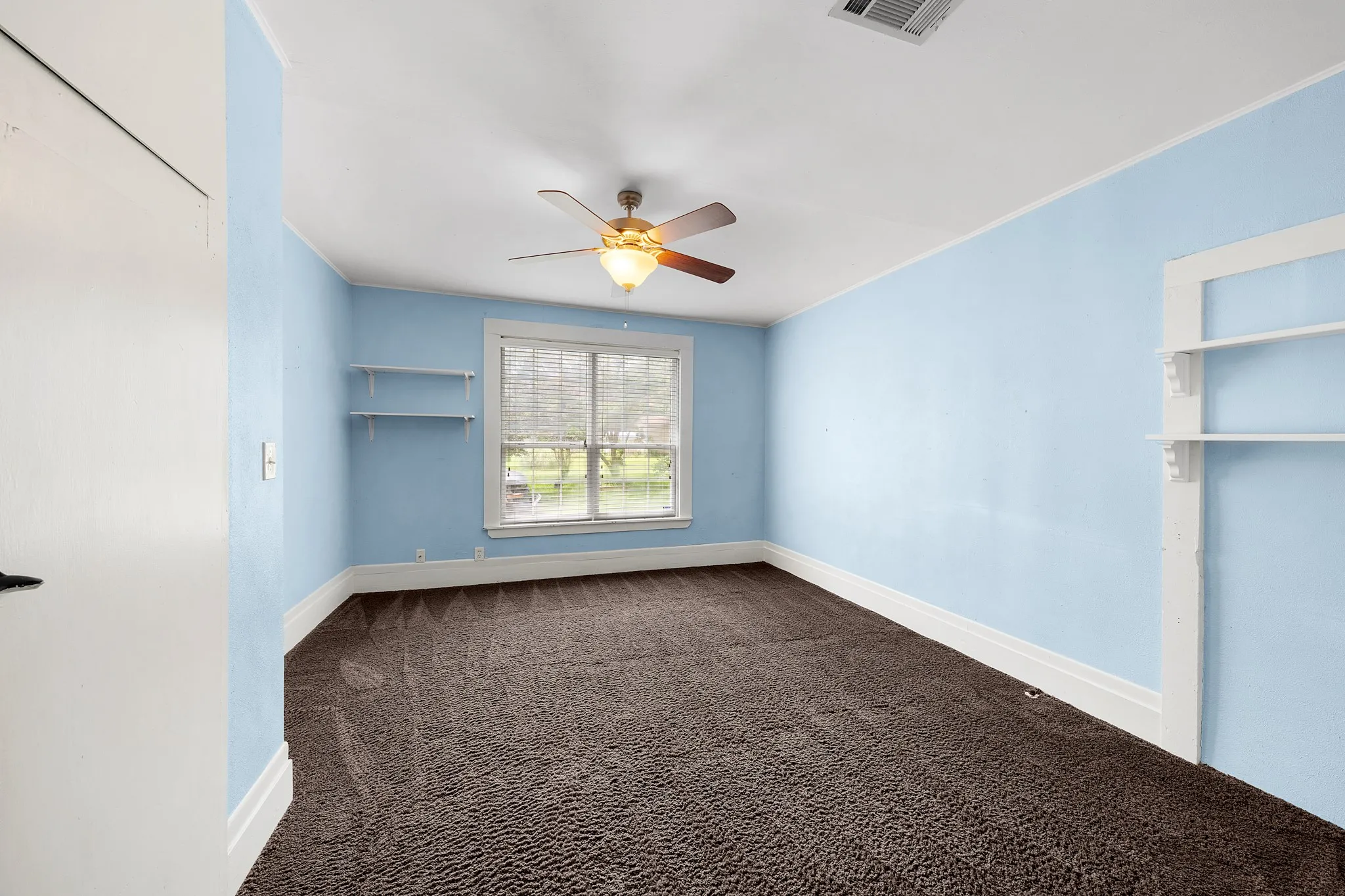 Single Family Residence For Sale in Hunt County , 1301 Locust Street, Commerce, Texas 75428, 3 Bedroom, 2 Bathroom, Garage spaces, 1,514 Sqft, built in 1910, mls#21316327, Real Estate Agent in Commerce, Homes For Sale in Hunt county, Homes For Sale in Commerce, Realtor in Commerce Texas, Real Estate Brokerage Independent Realty Texas, Luminita Cordes Realtor