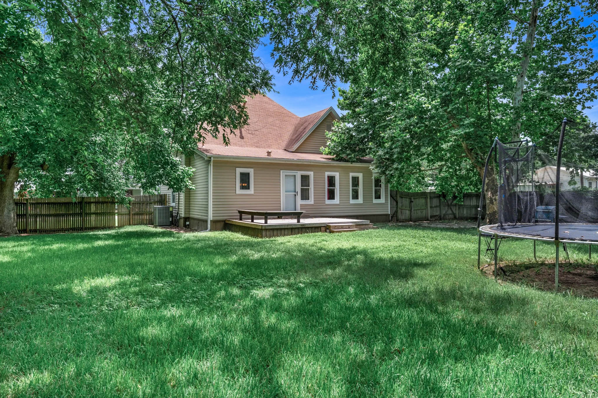 Single Family Residence For Sale in Hunt County , 1301 Locust Street, Commerce, Texas 75428, 3 Bedroom, 2 Bathroom, Garage spaces, 1,514 Sqft, built in 1910, mls#21316327, Real Estate Agent in Commerce, Homes For Sale in Hunt county, Homes For Sale in Commerce, Realtor in Commerce Texas, Real Estate Brokerage Independent Realty Texas, Luminita Cordes Realtor