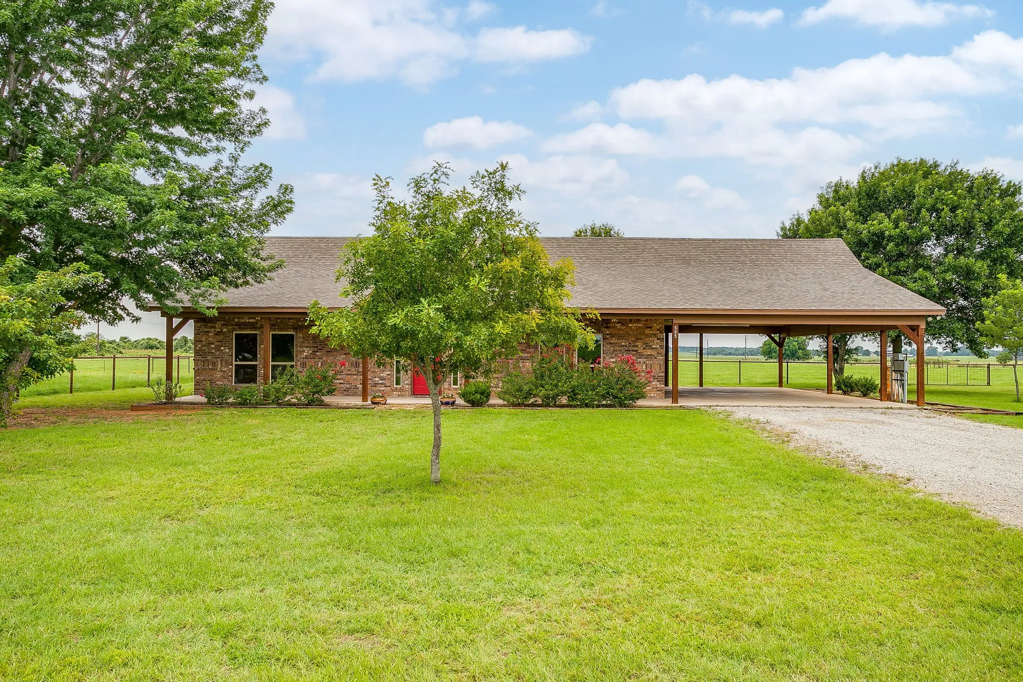 505 Double Tree Ln BROCK ISD!! #brocktx #brockamerica #acerage #barn #brockeagles #parkercountyrealestate #trees #frontporch