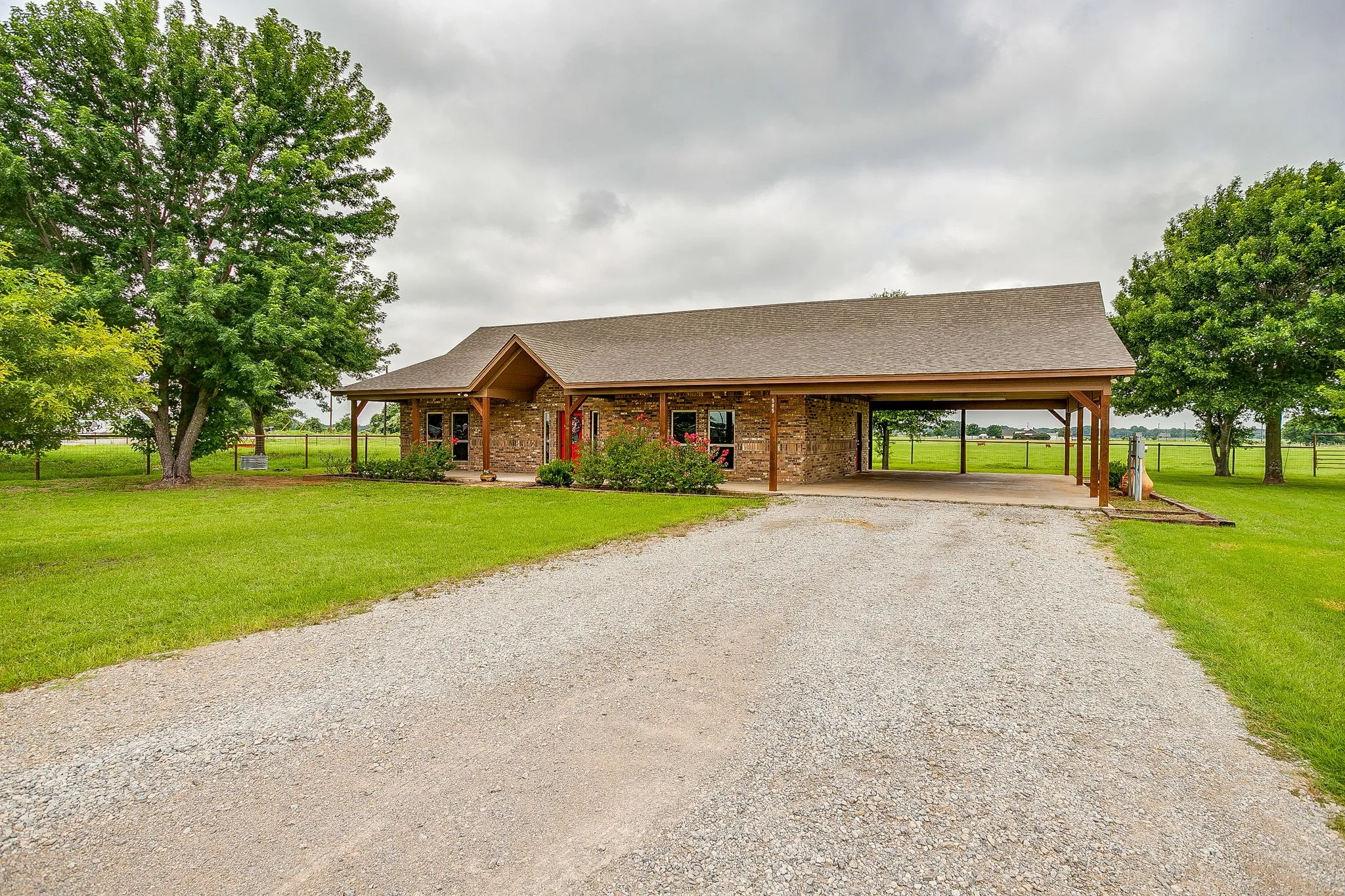 Brock ISD almost 3 acres!!